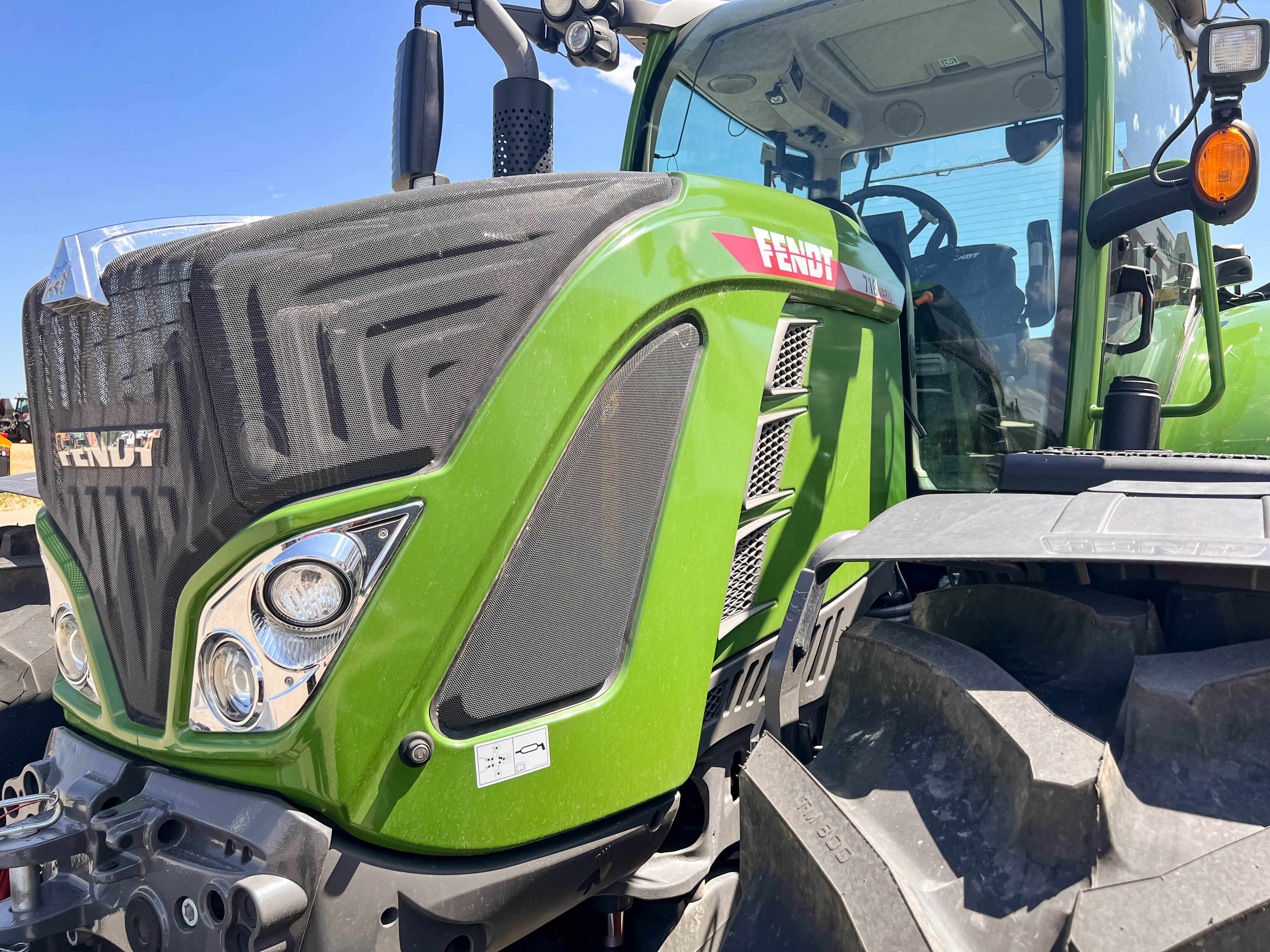 2021 Fendt 718 Gen6 Tractor