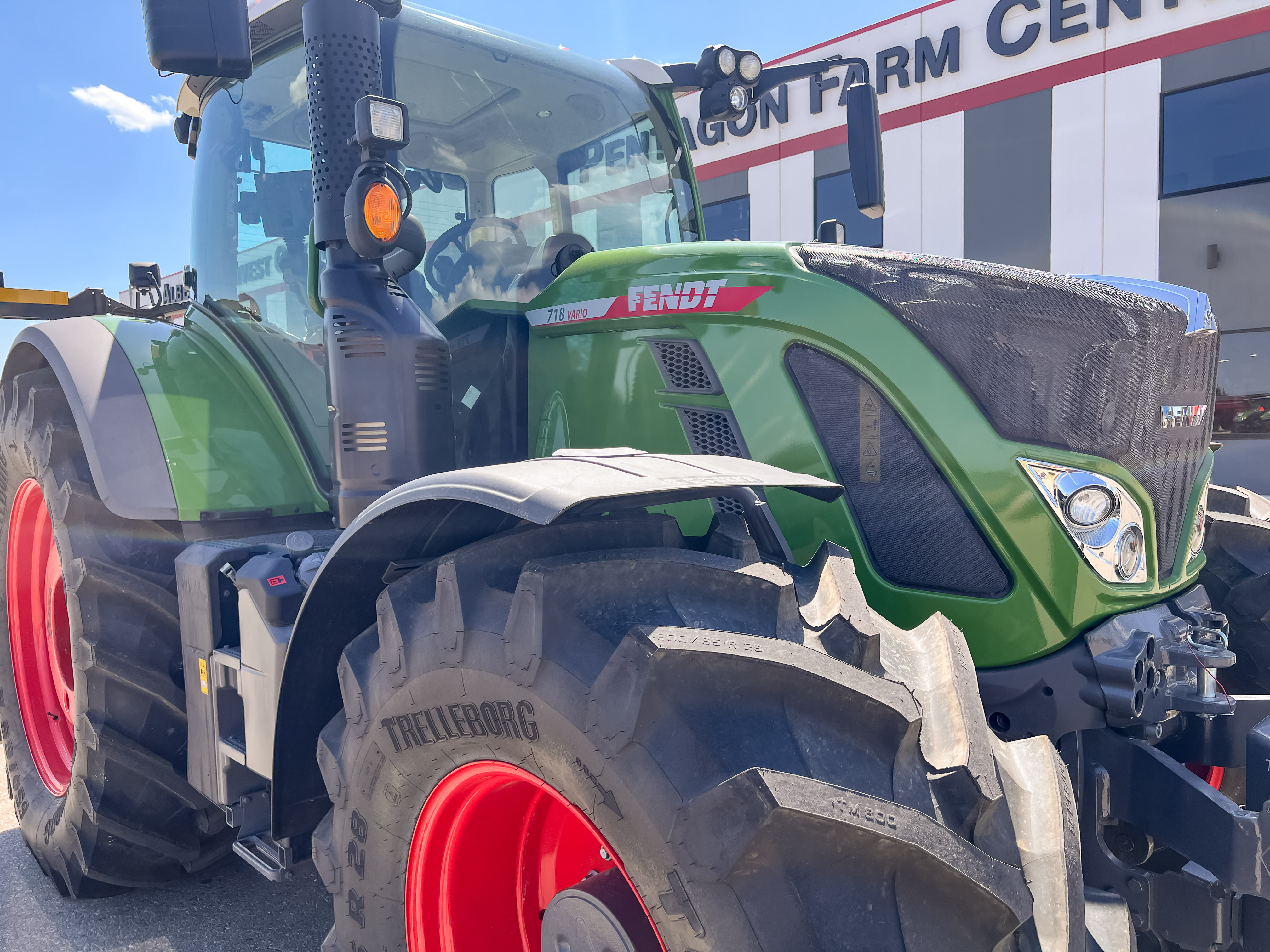 2021 Fendt 718 Gen6 Tractor