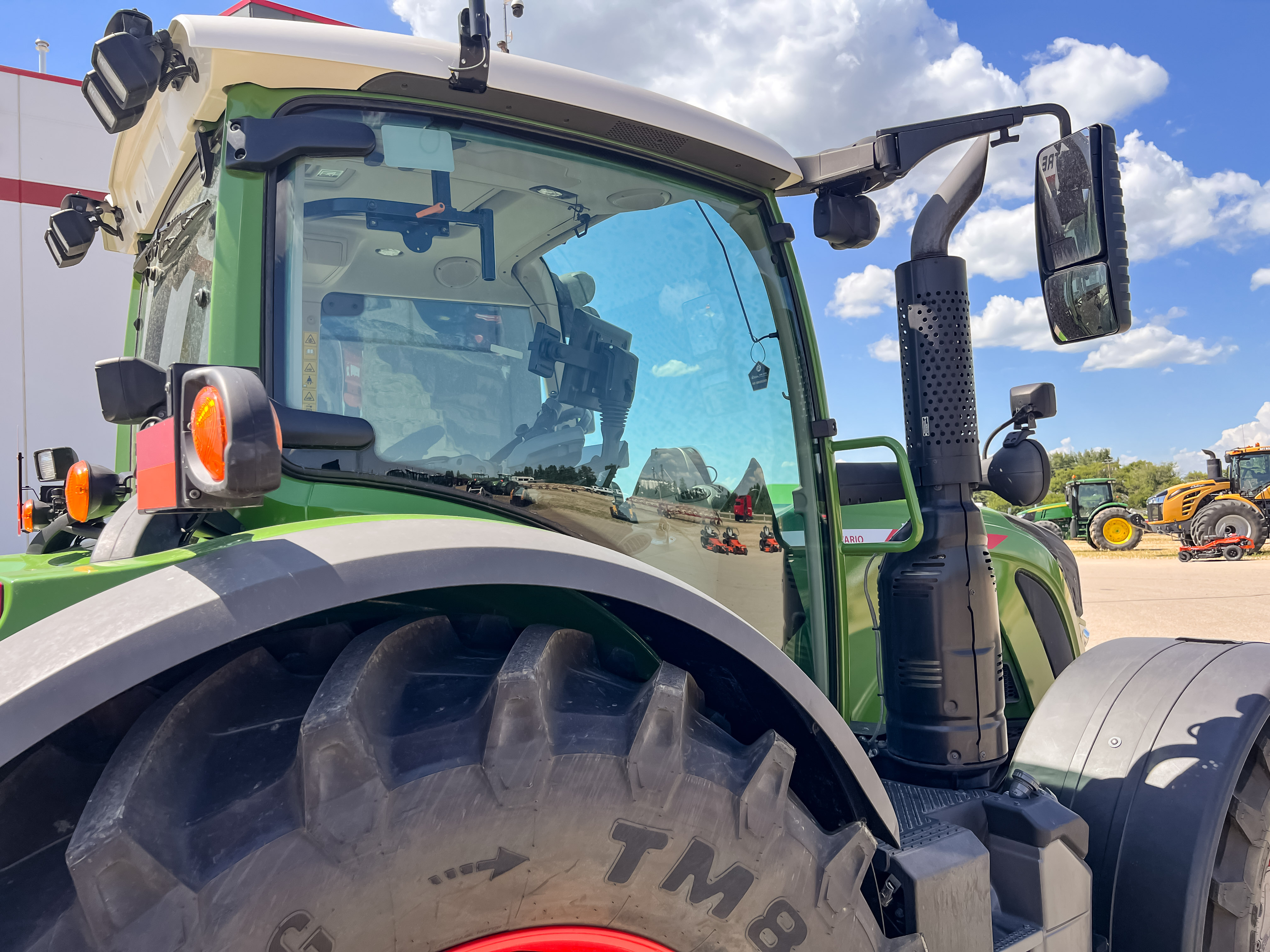 2021 Fendt 718 Gen6 Tractor