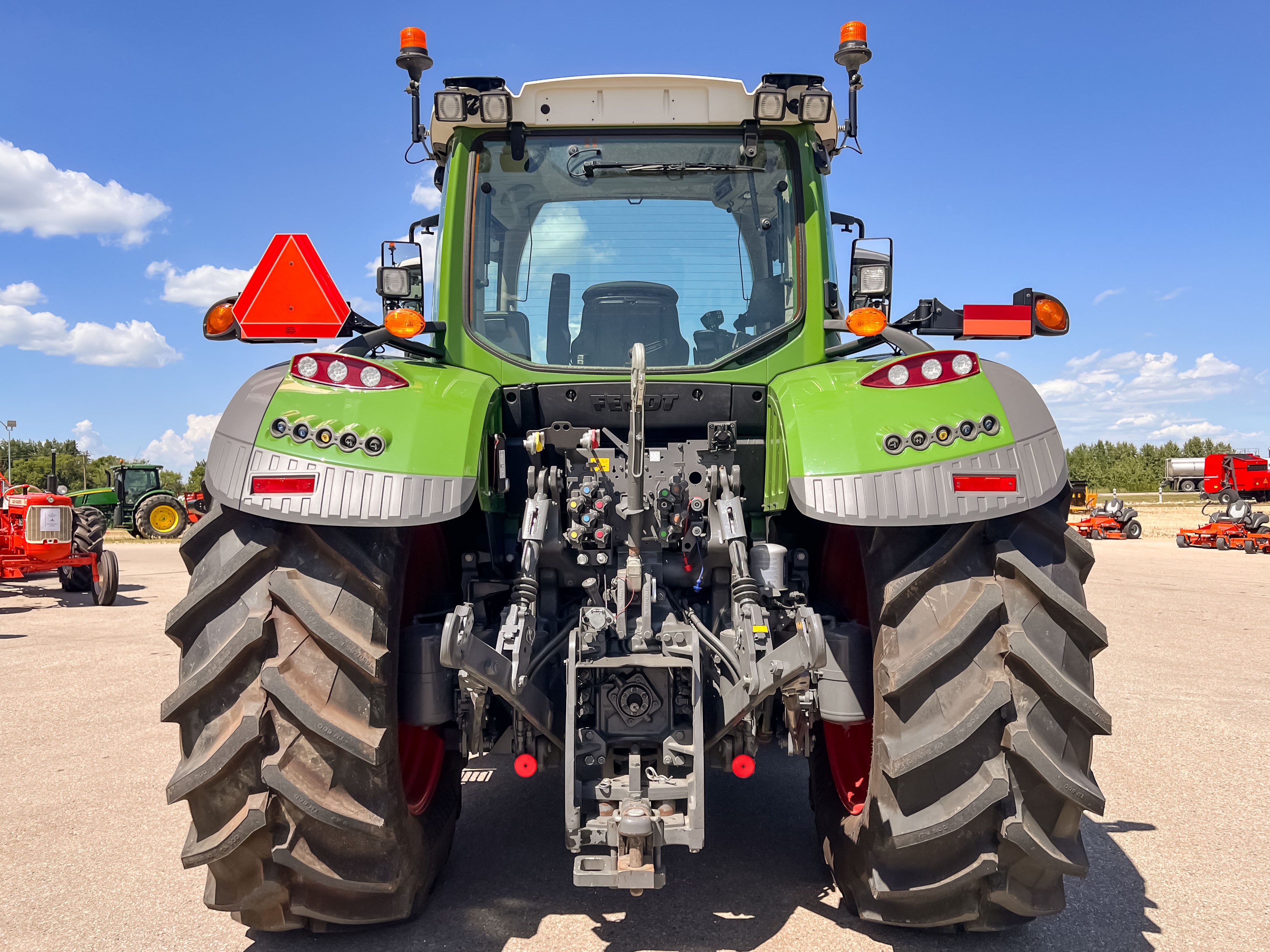 2021 Fendt 718 Gen6 Tractor