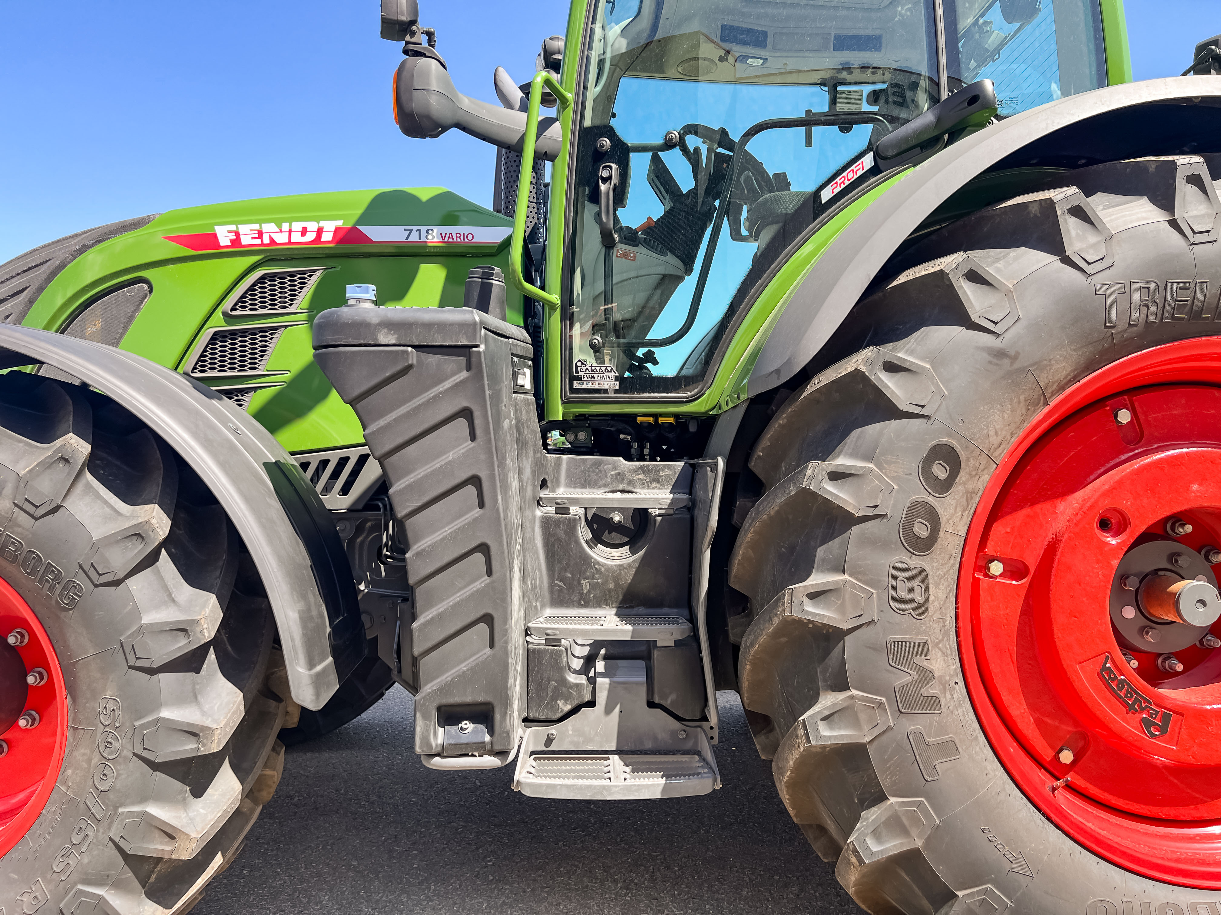 2021 Fendt 718 Gen6 Tractor