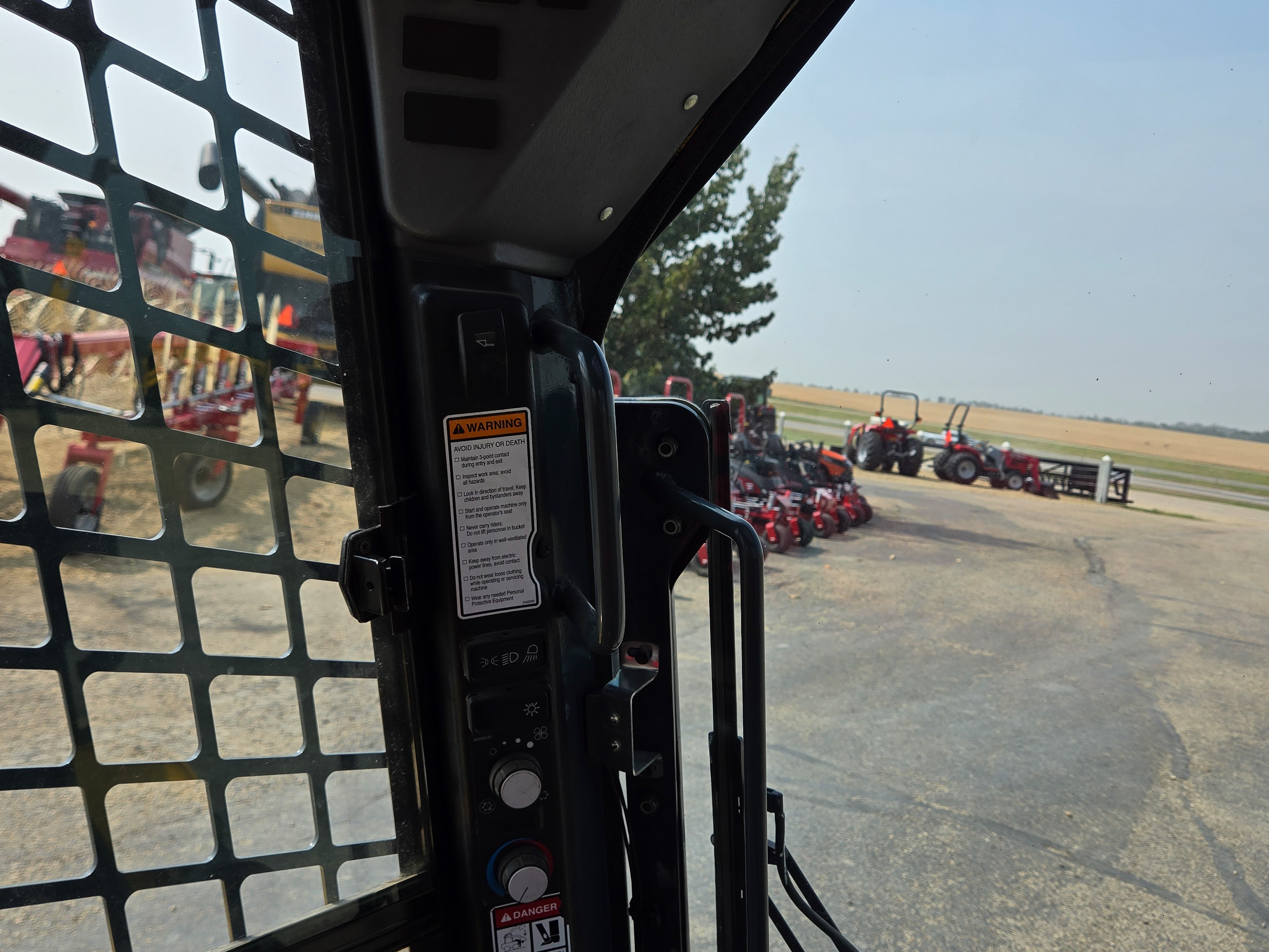 2016 Gehl R220 Skid Steer Loader