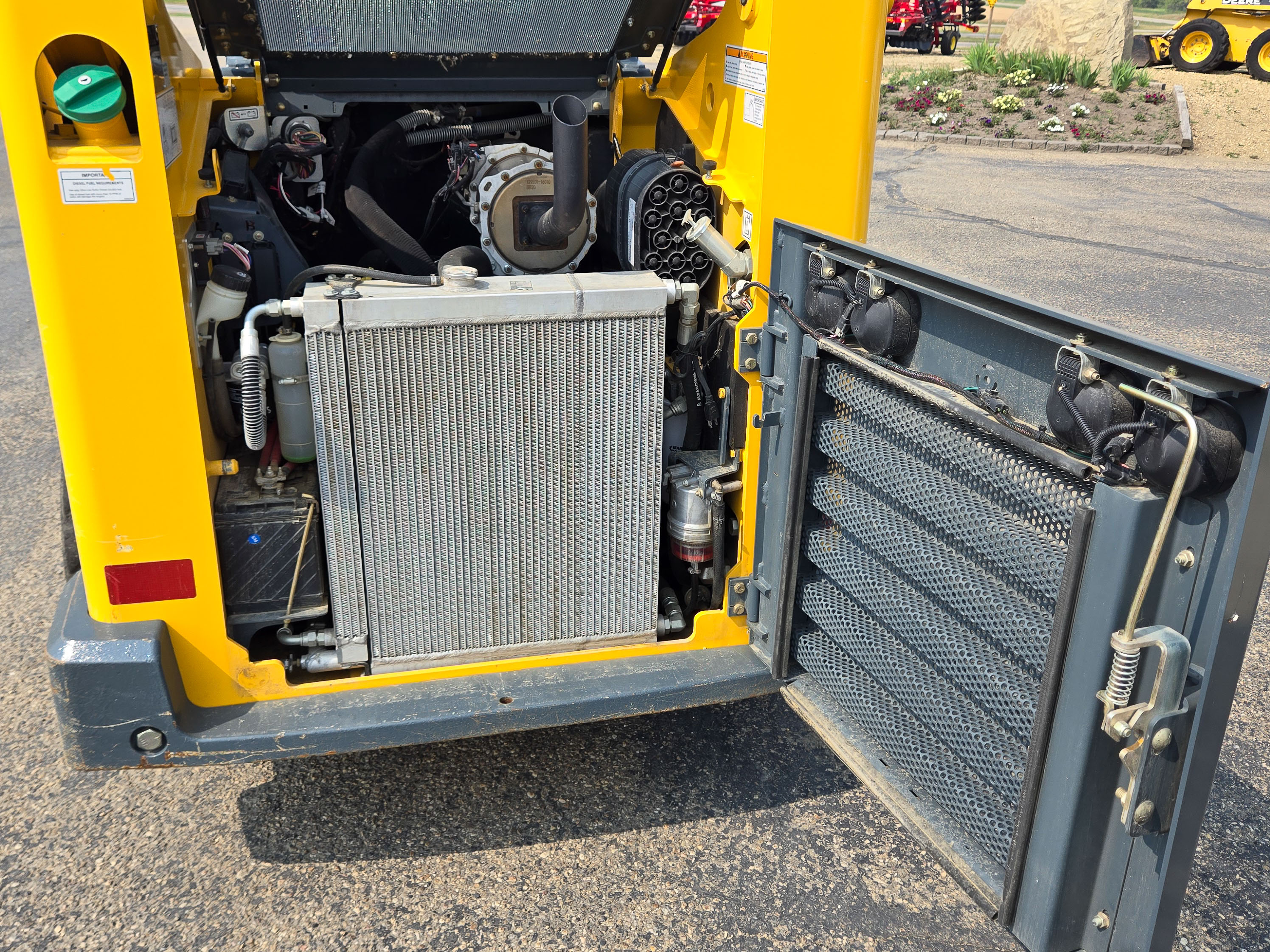 2016 Gehl R220 Skid Steer Loader