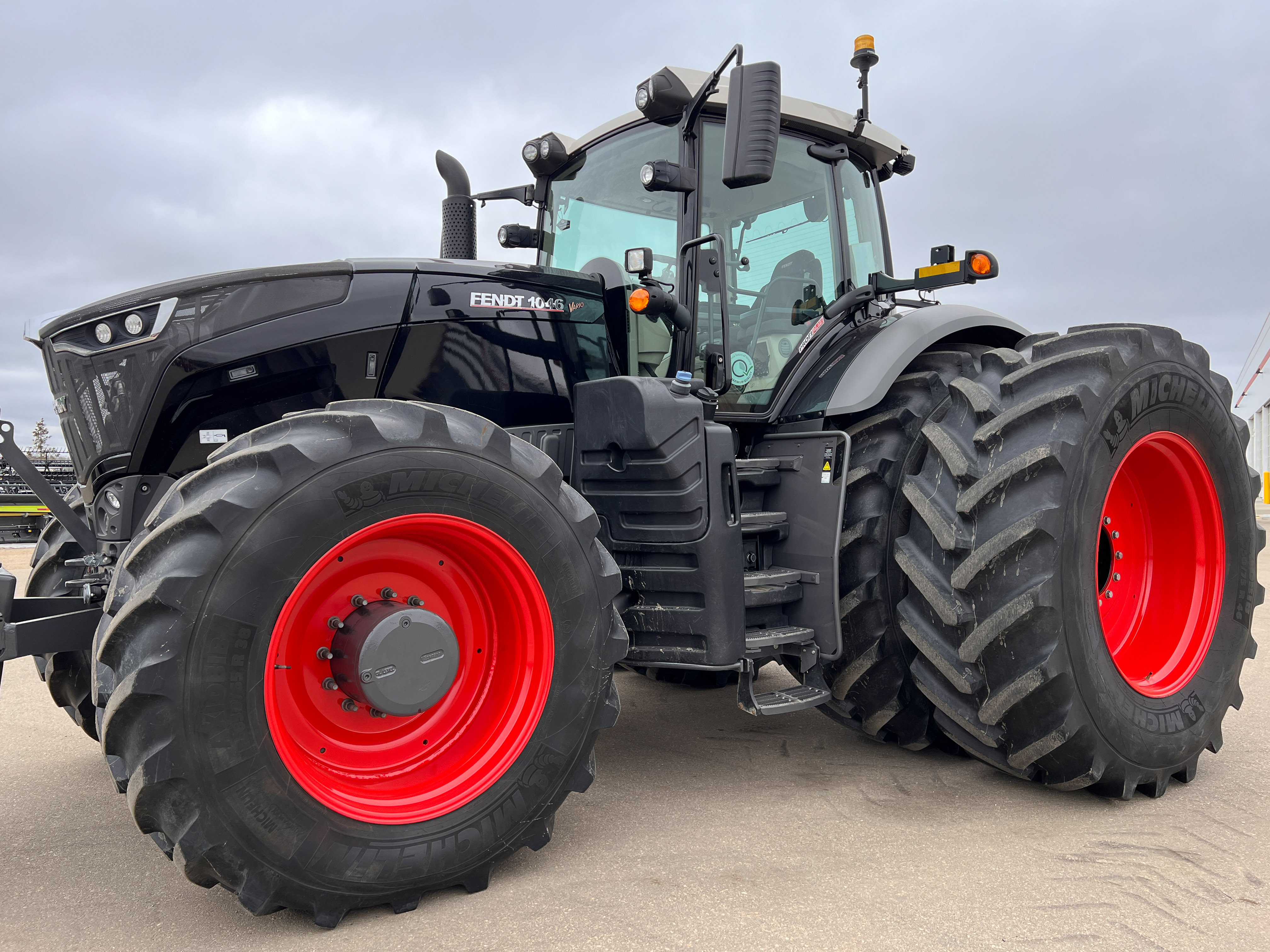 2019 Fendt 1046 Tractor