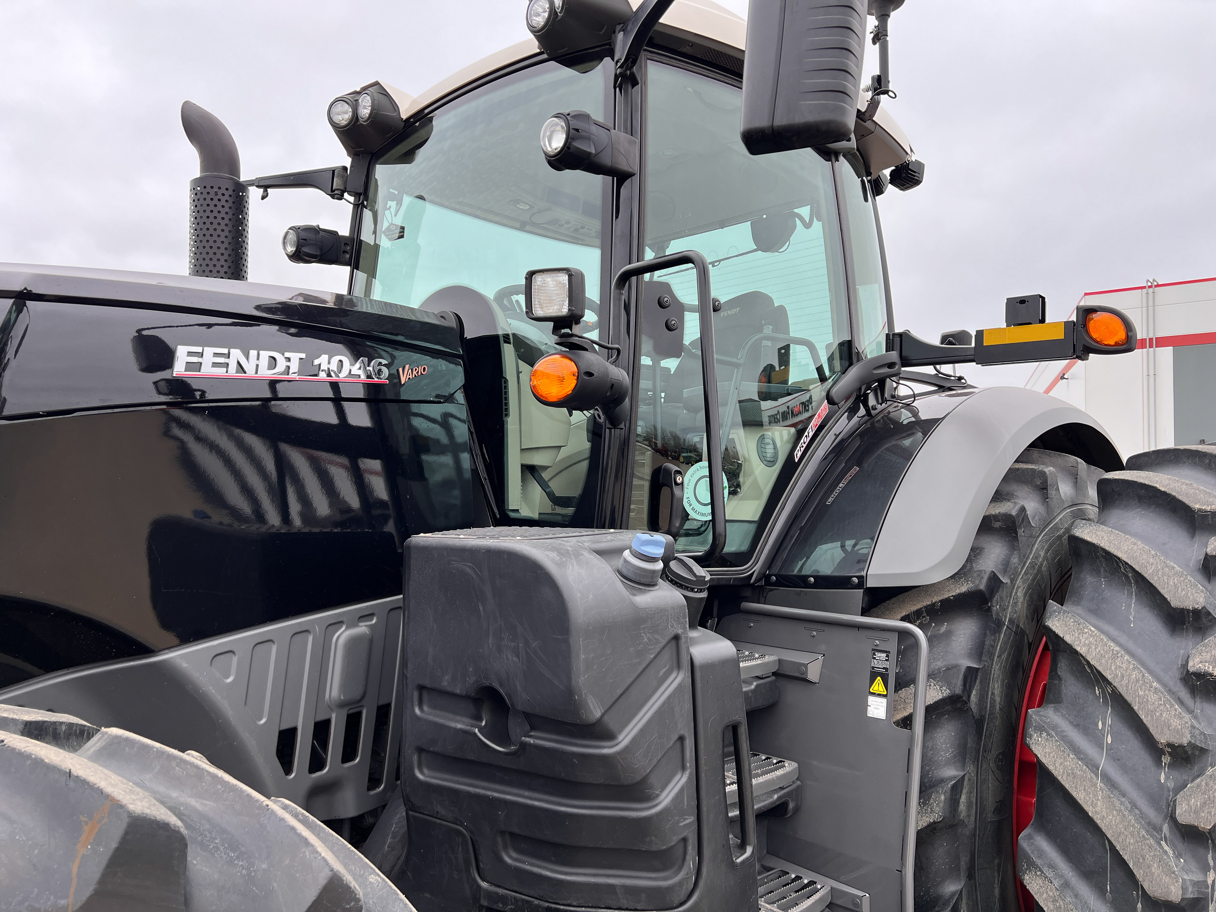 2019 Fendt 1046 Tractor