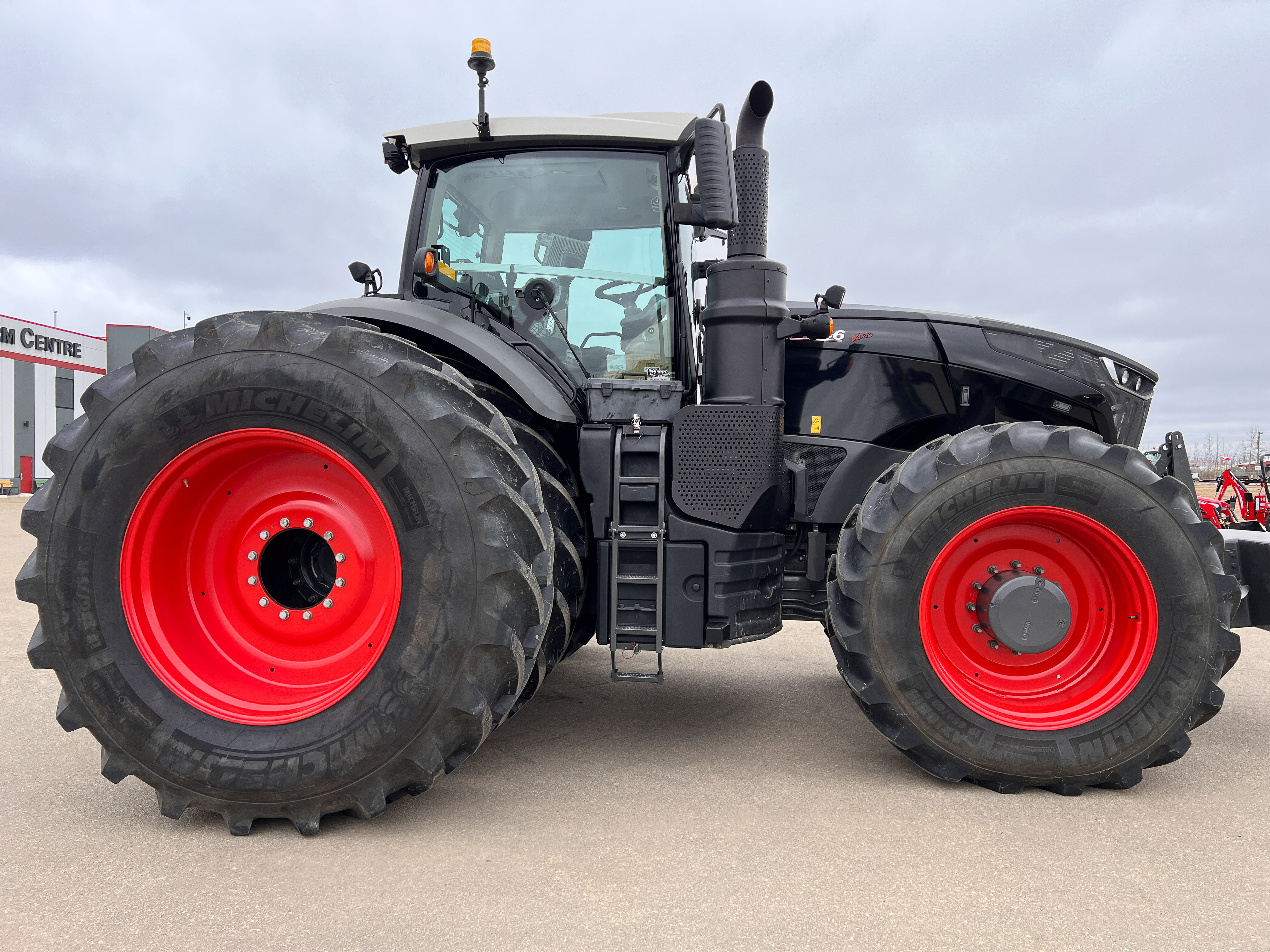 2019 Fendt 1046 Tractor