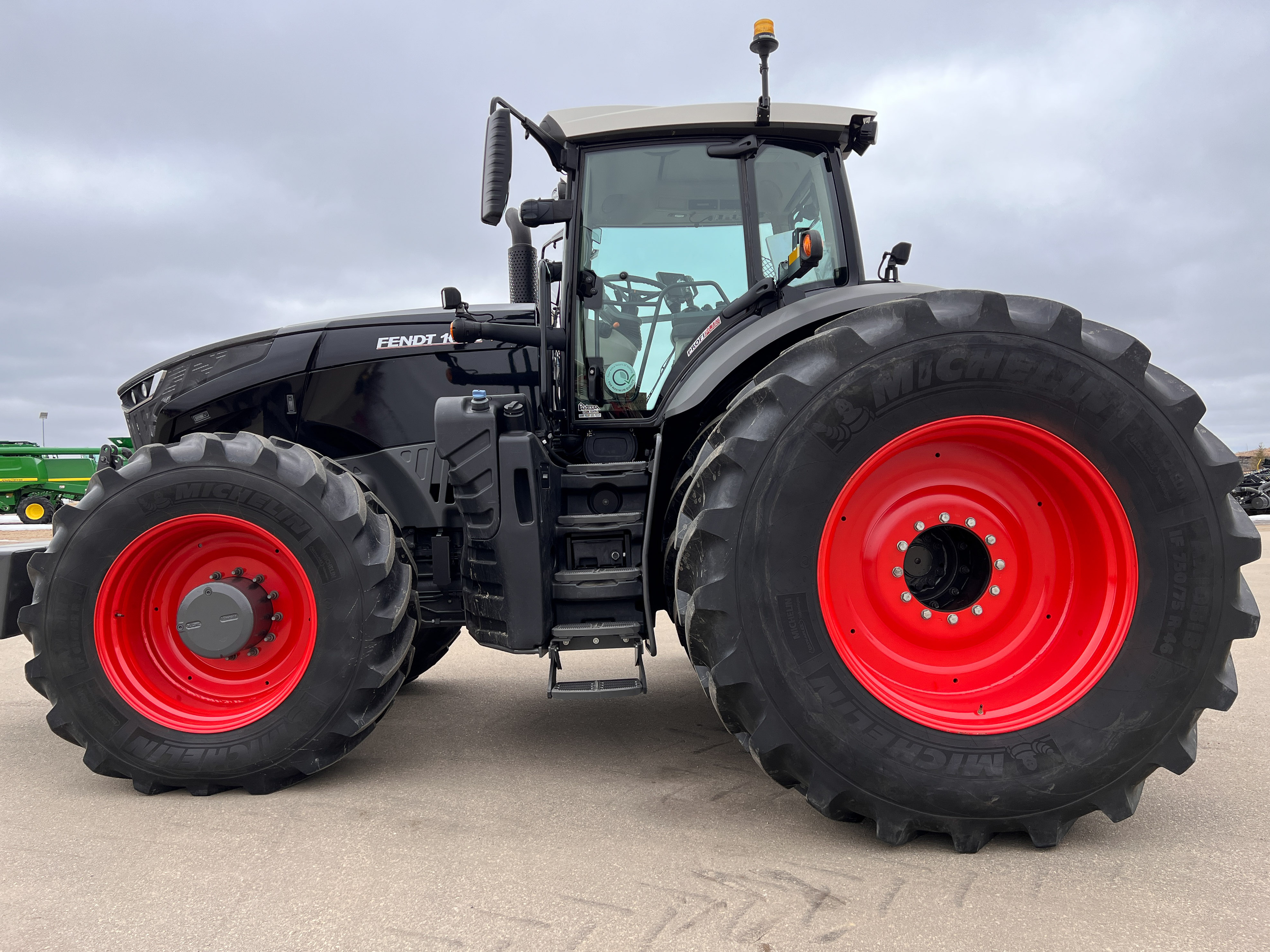 2019 Fendt 1046 Tractor