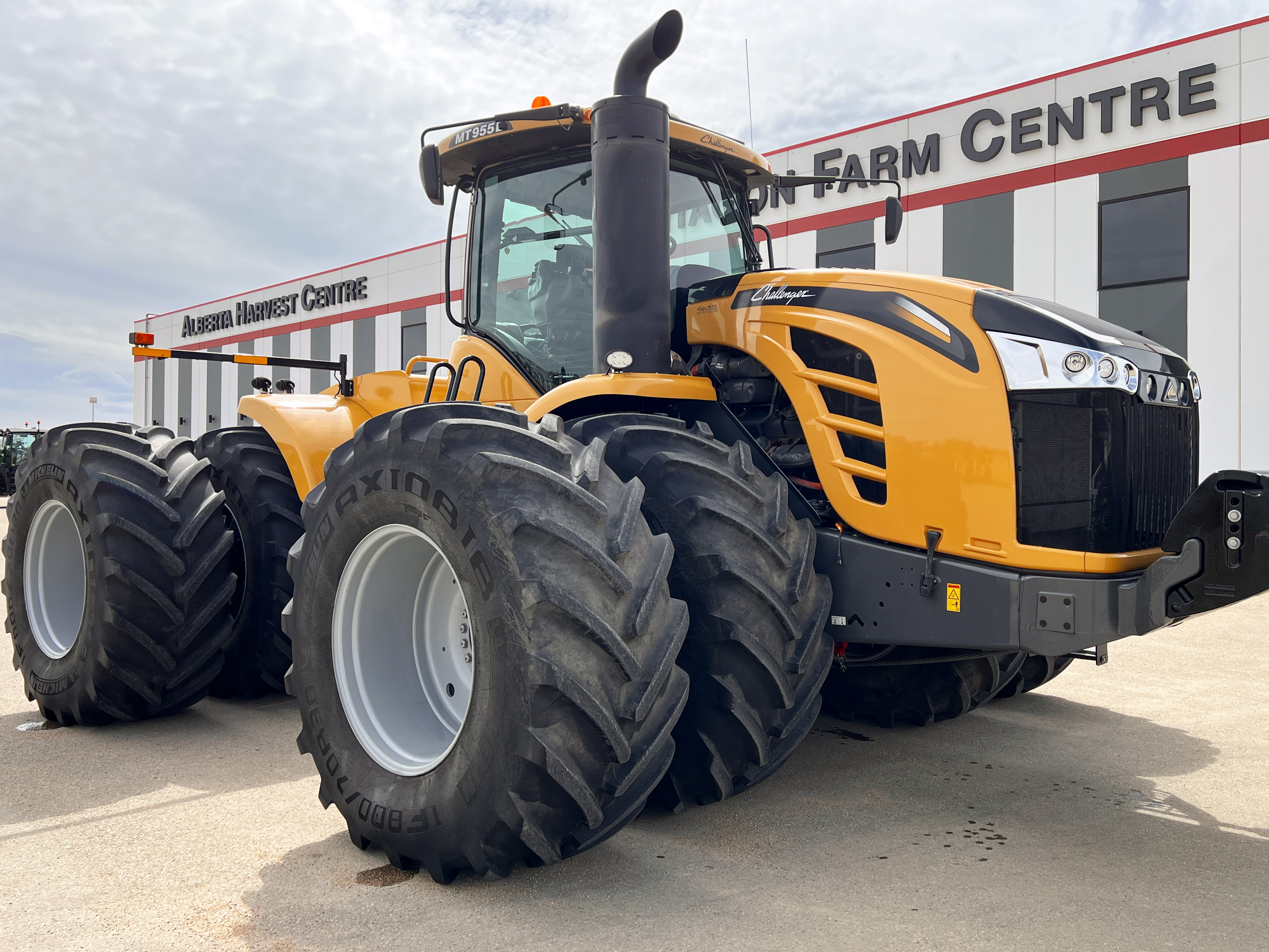 2018 Challenger MT955E Tractor