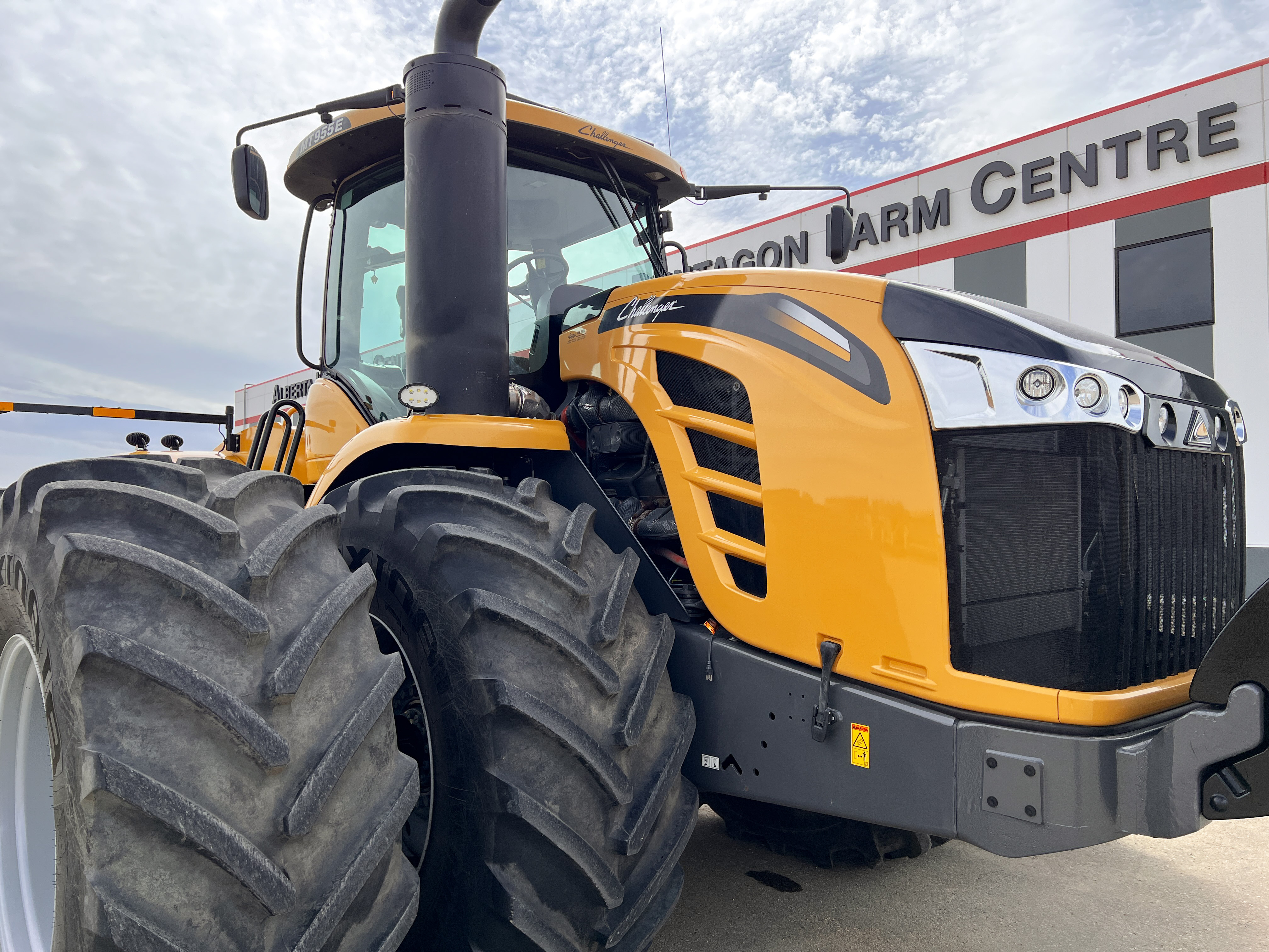 2018 Challenger MT955E Tractor