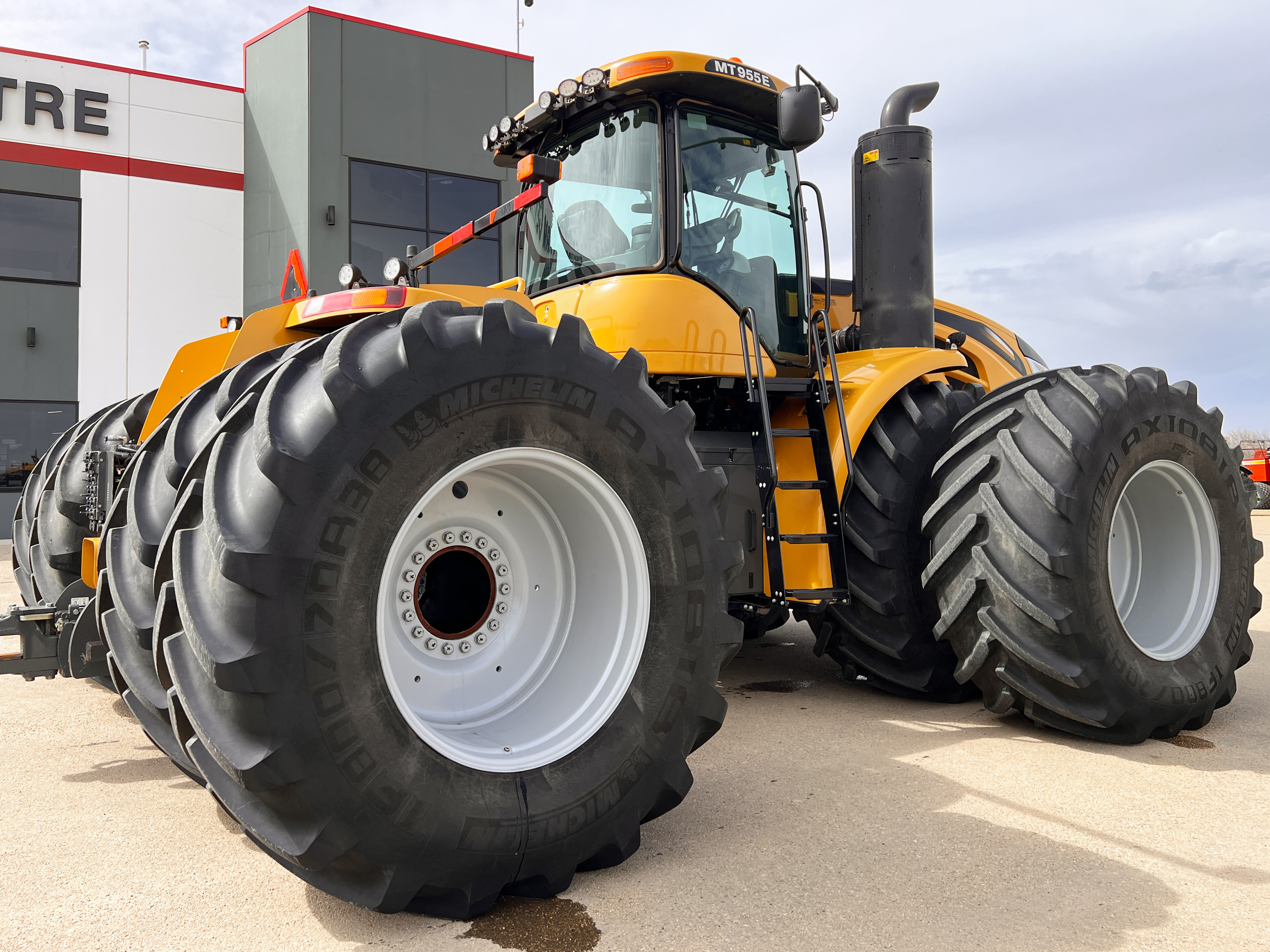 2018 Challenger MT955E Tractor