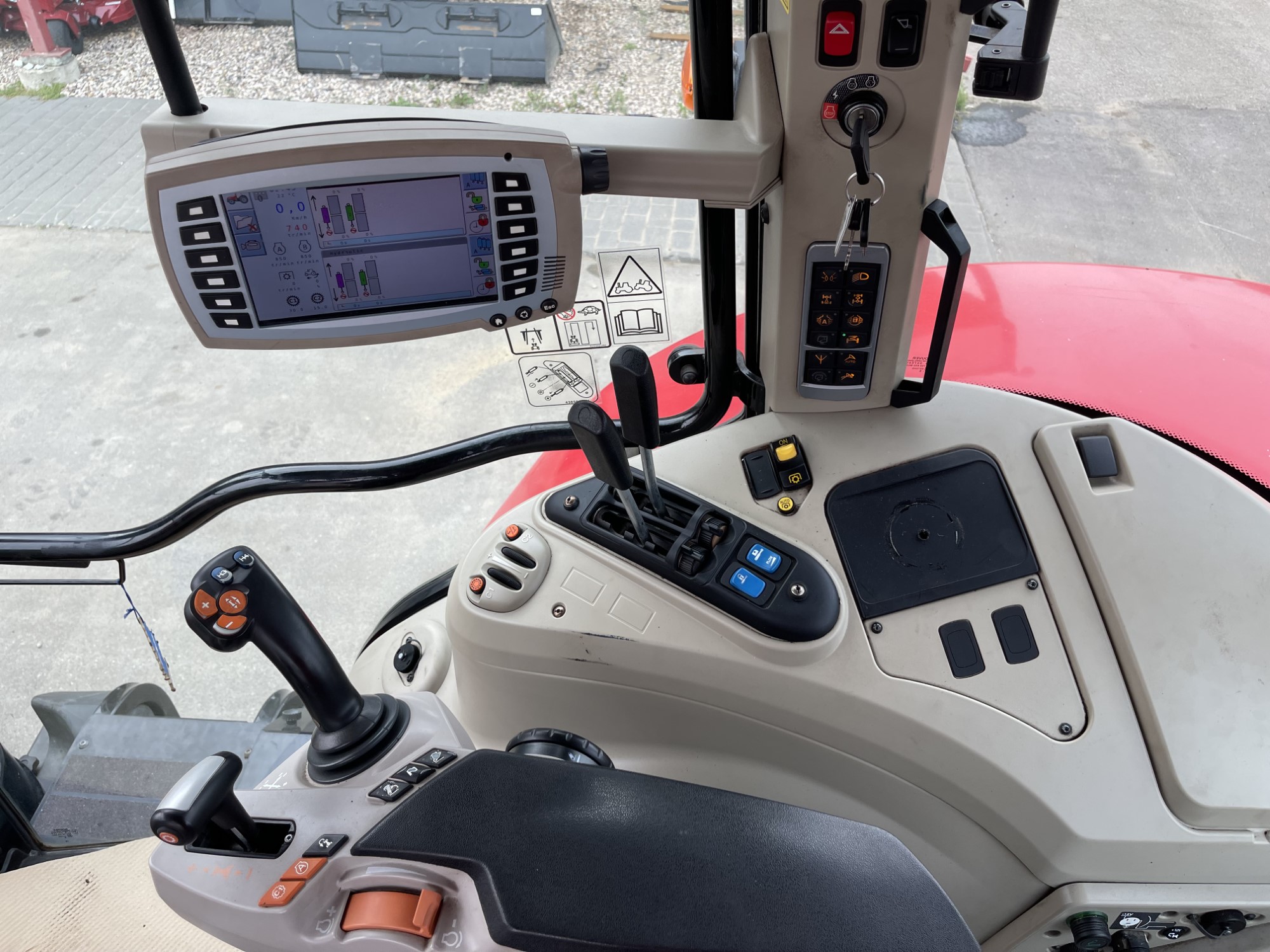 2017 Massey Ferguson 7720 Deluxe Tractor