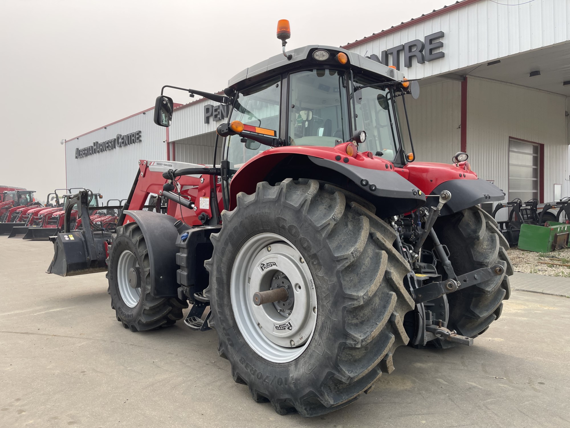 2017 Massey Ferguson 7720 Deluxe Tractor