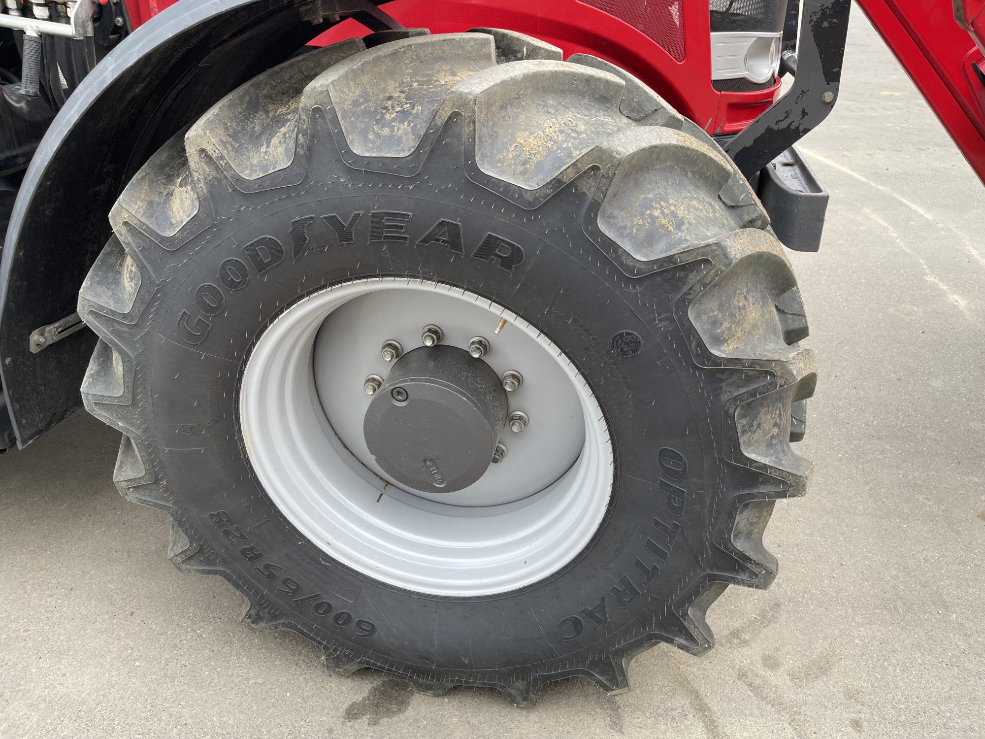 2017 Massey Ferguson 7720 Deluxe Tractor