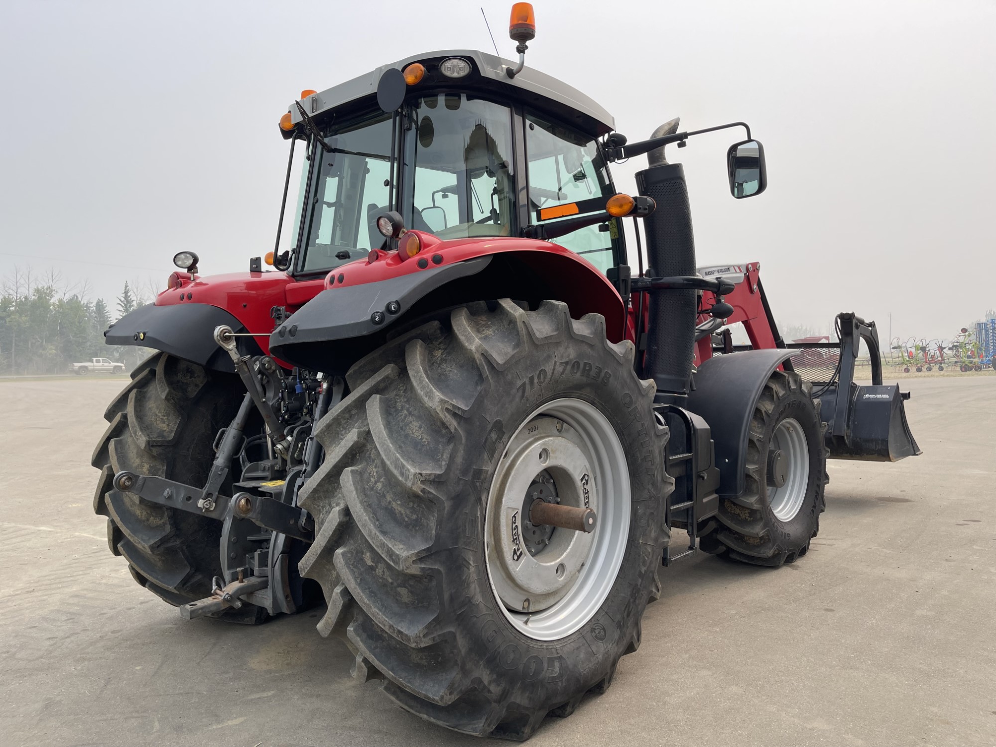 2017 Massey Ferguson 7720 Deluxe Tractor