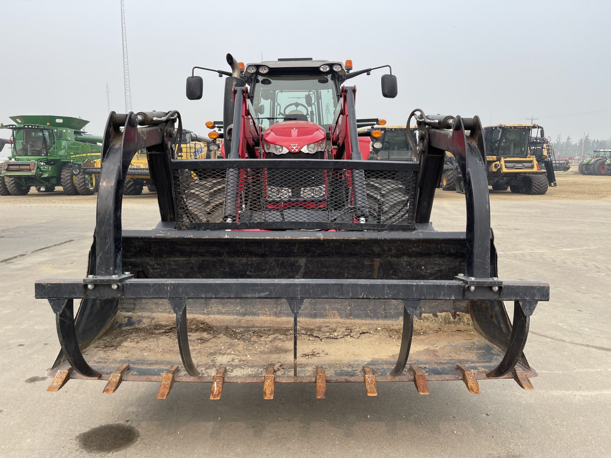 2017 Massey Ferguson 7720 Deluxe Tractor