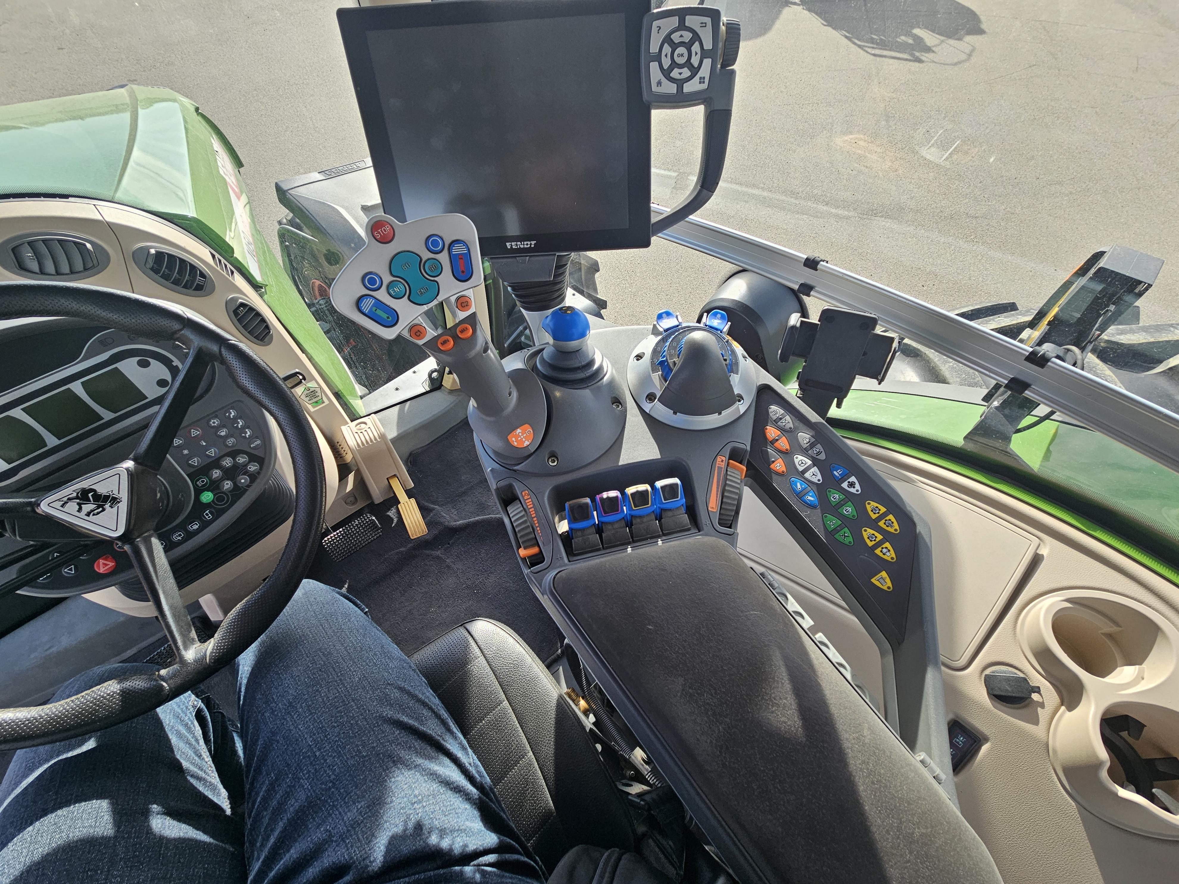 2019 Fendt 1050 Tractor