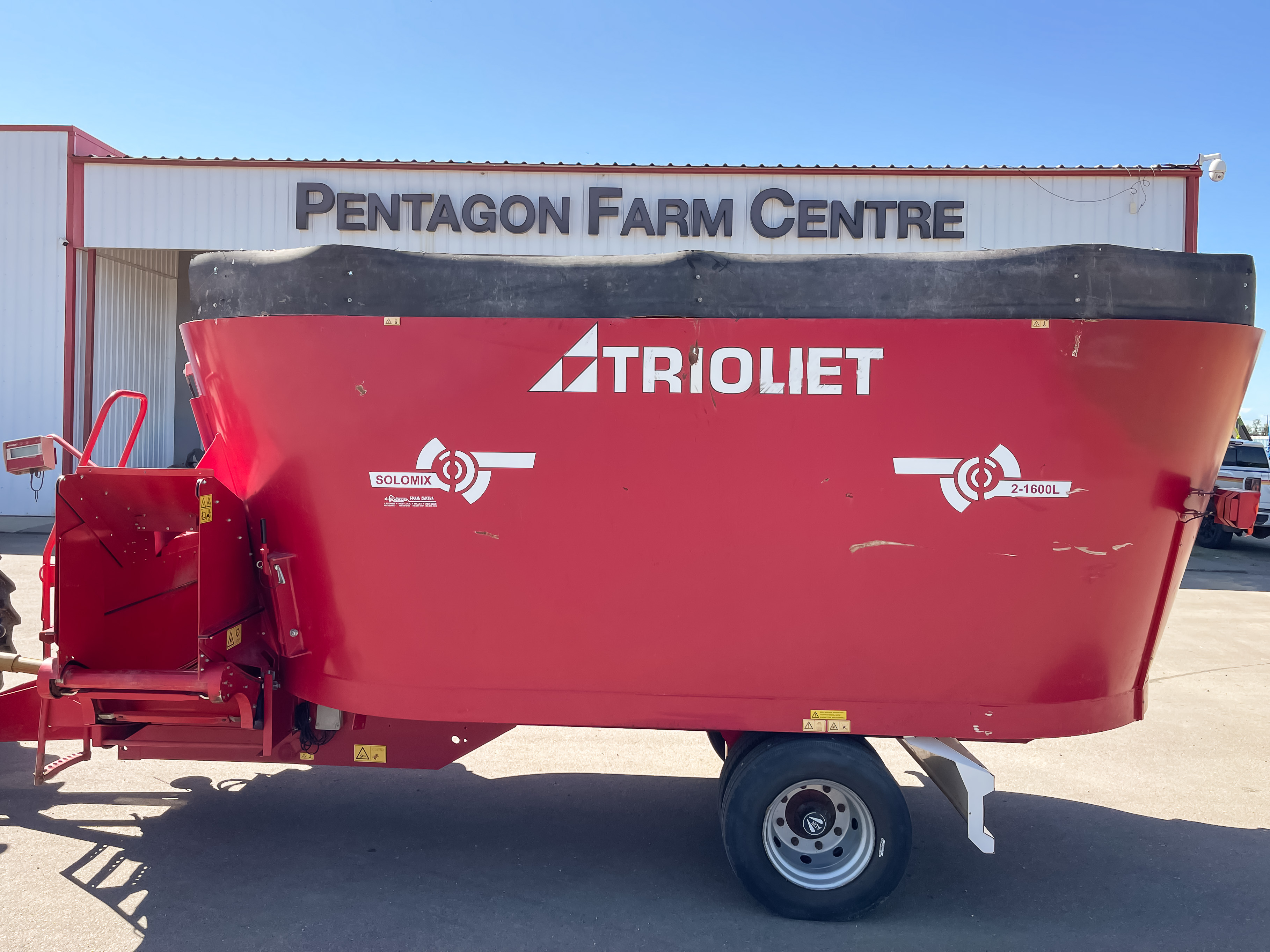 2014 Trioliet 1600L VLH-C Vertical Feed Mixer