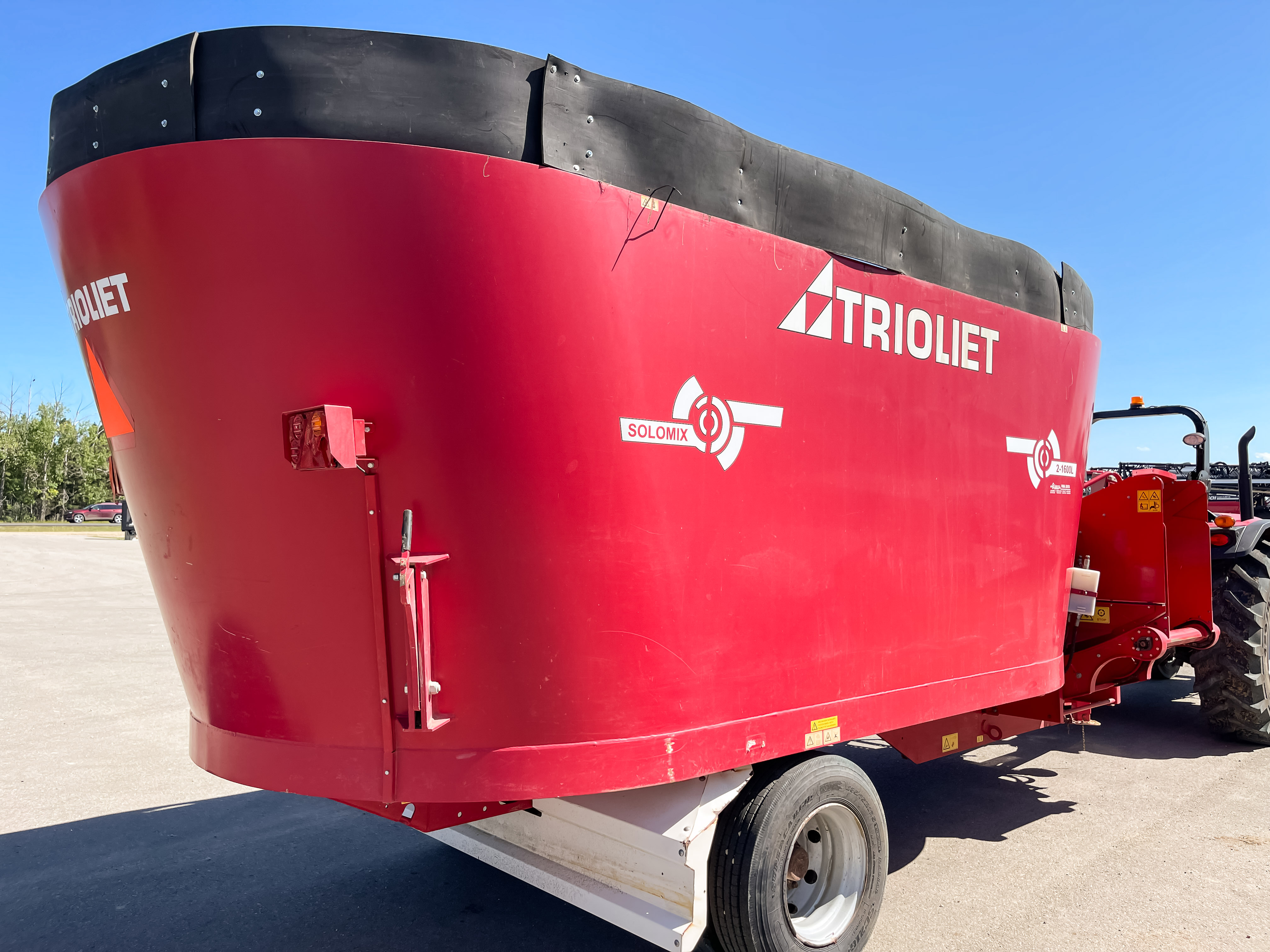 2014 Trioliet 1600L VLH-C Vertical Feed Mixer