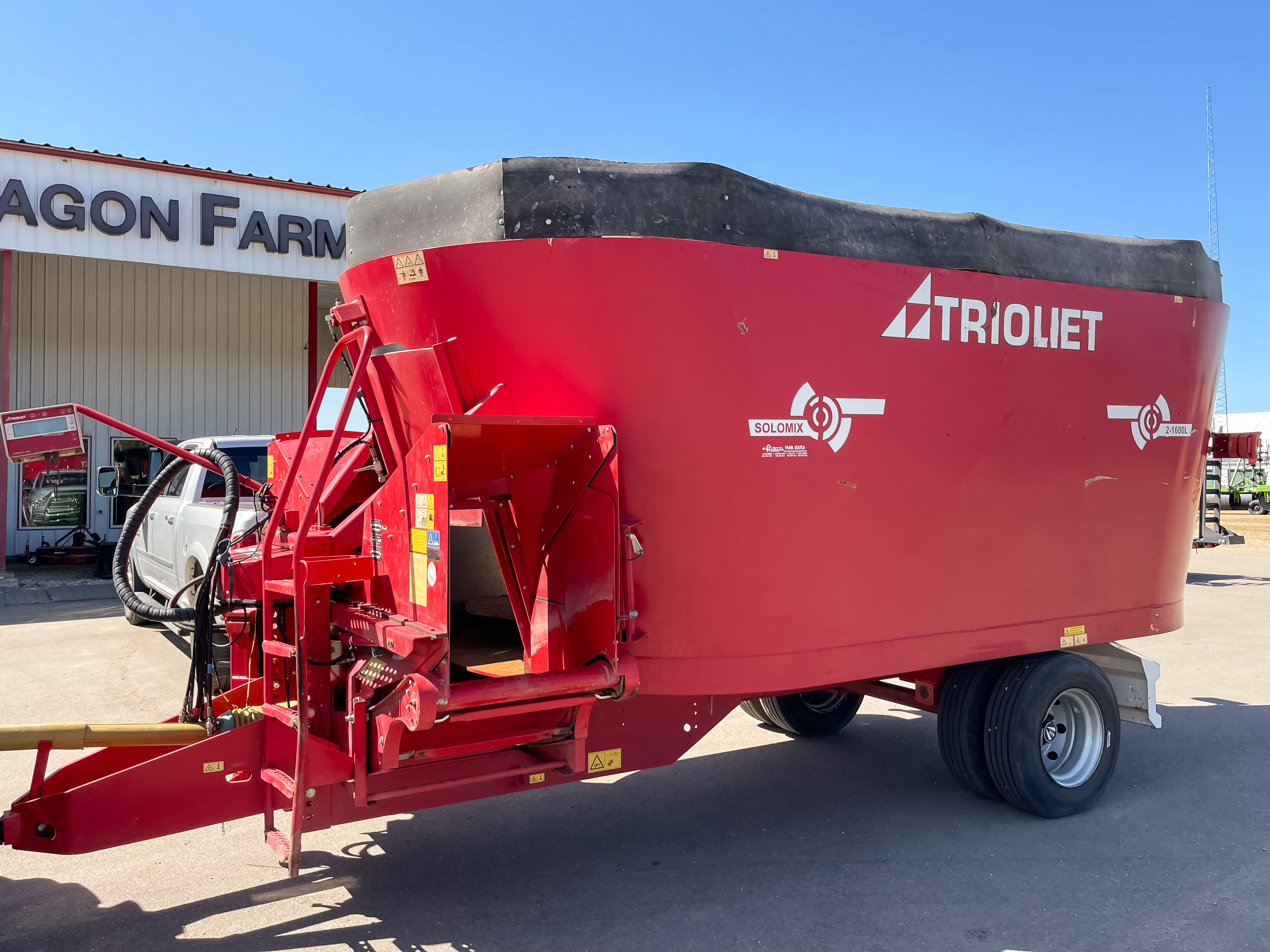 2014 Trioliet 1600L VLH-C Vertical Feed Mixer