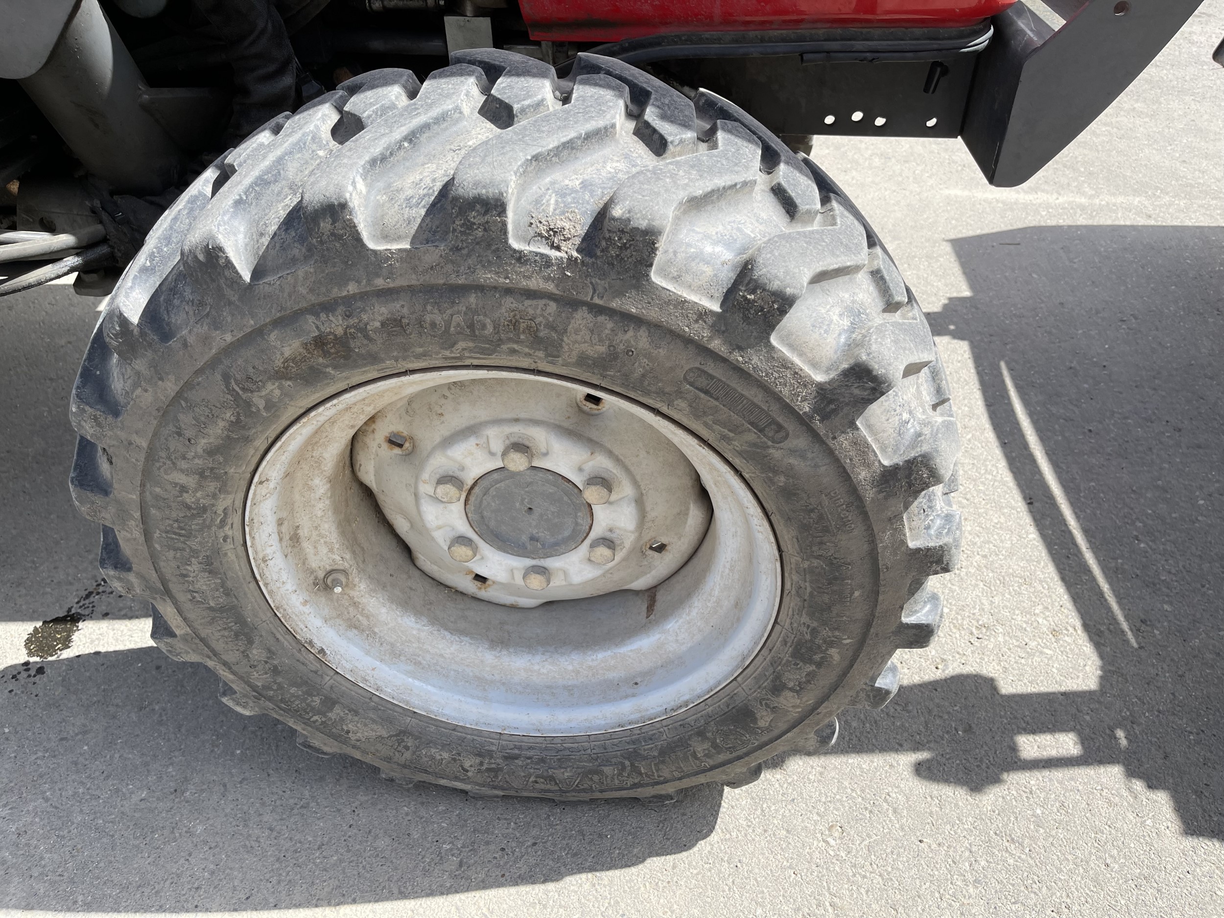 2011 Massey Ferguson 1635 Tractor