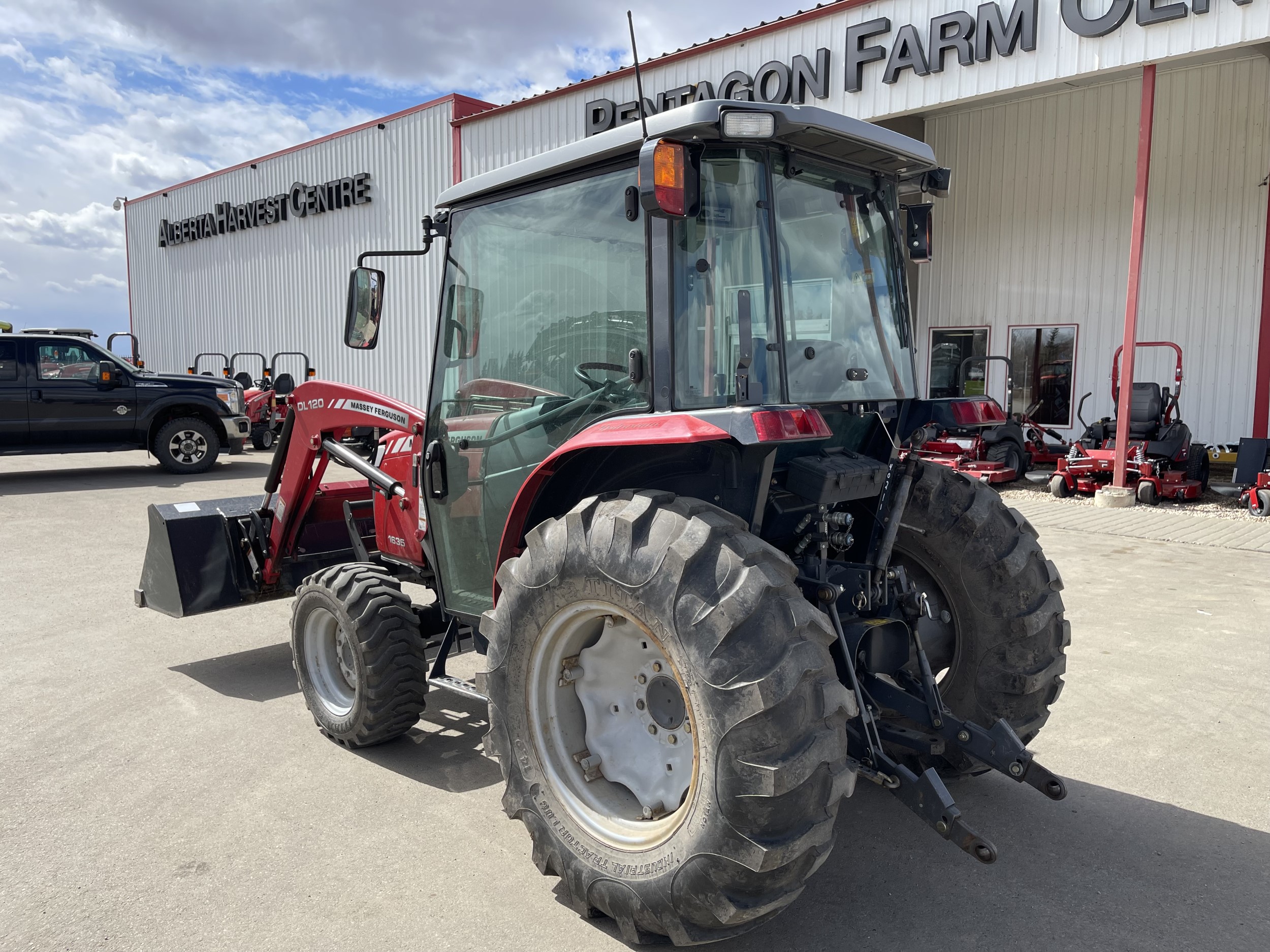 2011 Massey Ferguson 1635 Tractor