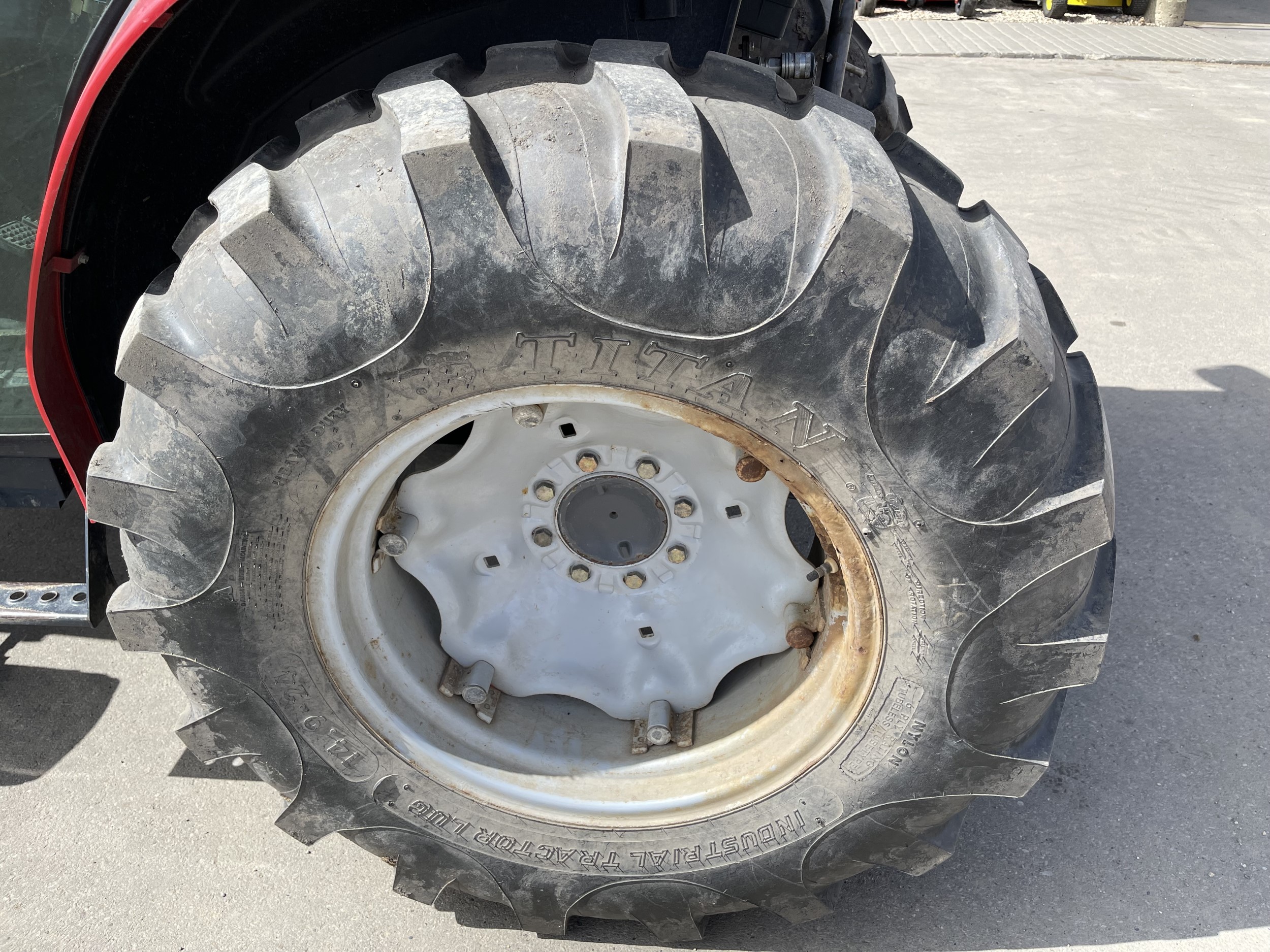 2011 Massey Ferguson 1635 Tractor