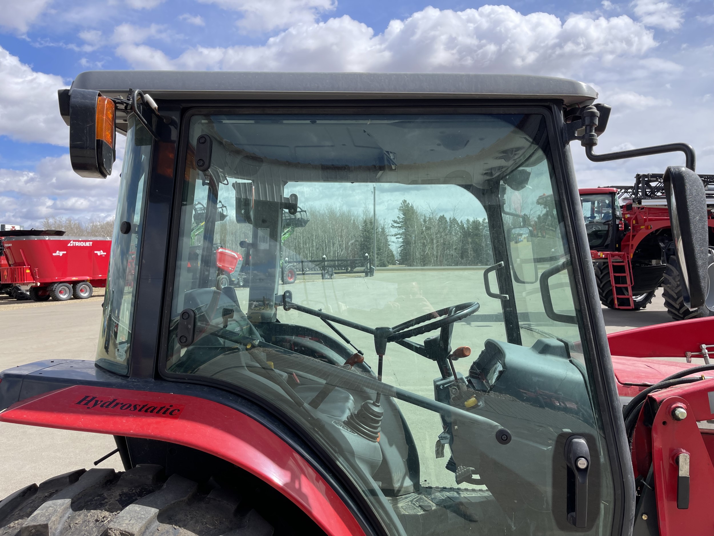 2011 Massey Ferguson 1635 Tractor