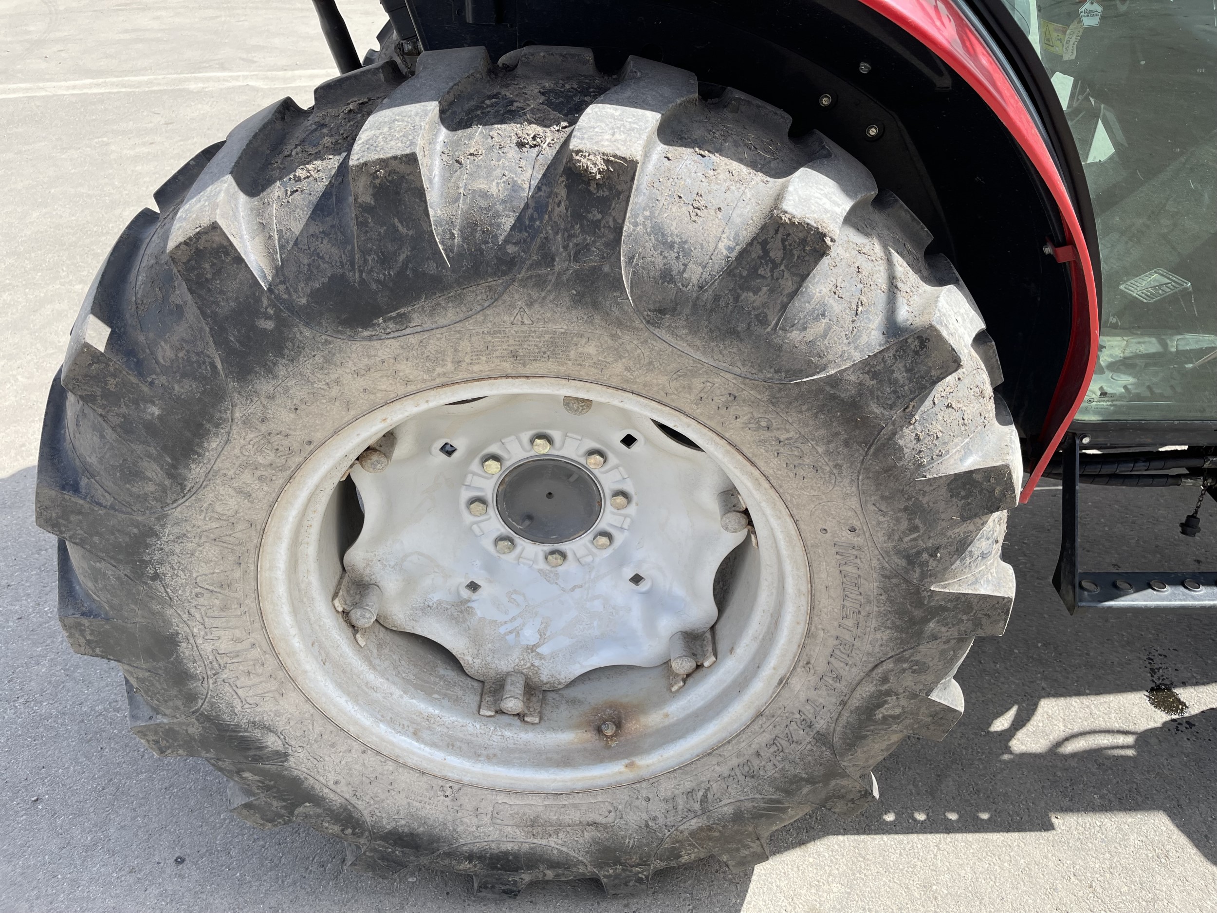 2011 Massey Ferguson 1635 Tractor