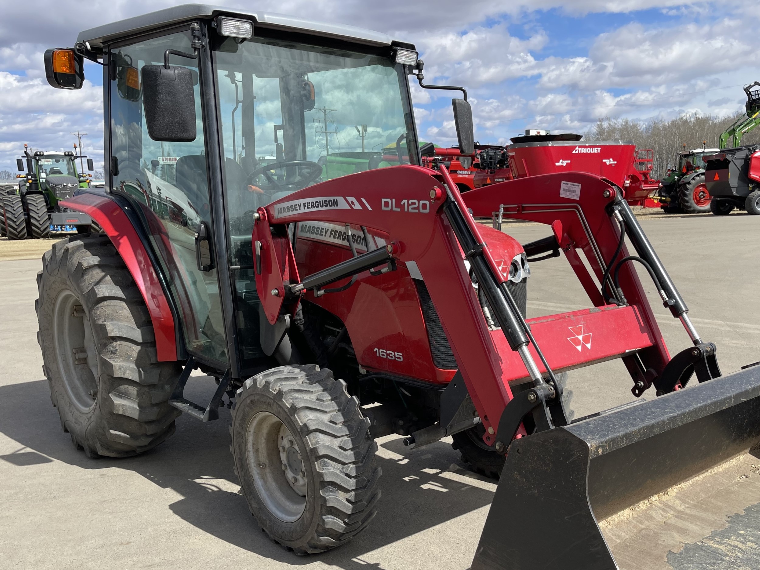 2011 Massey Ferguson 1635 Tractor