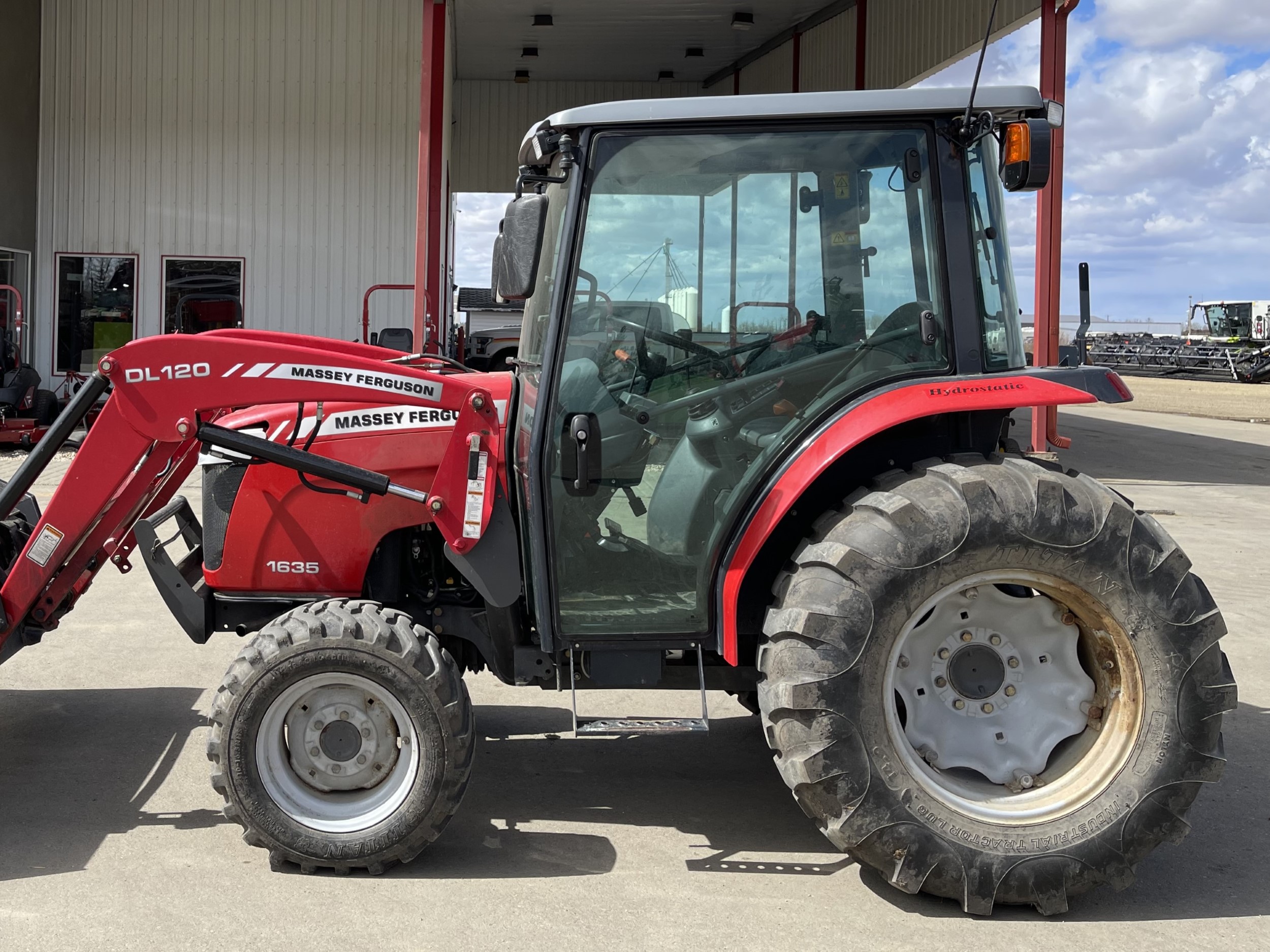 2011 Massey Ferguson 1635 Tractor