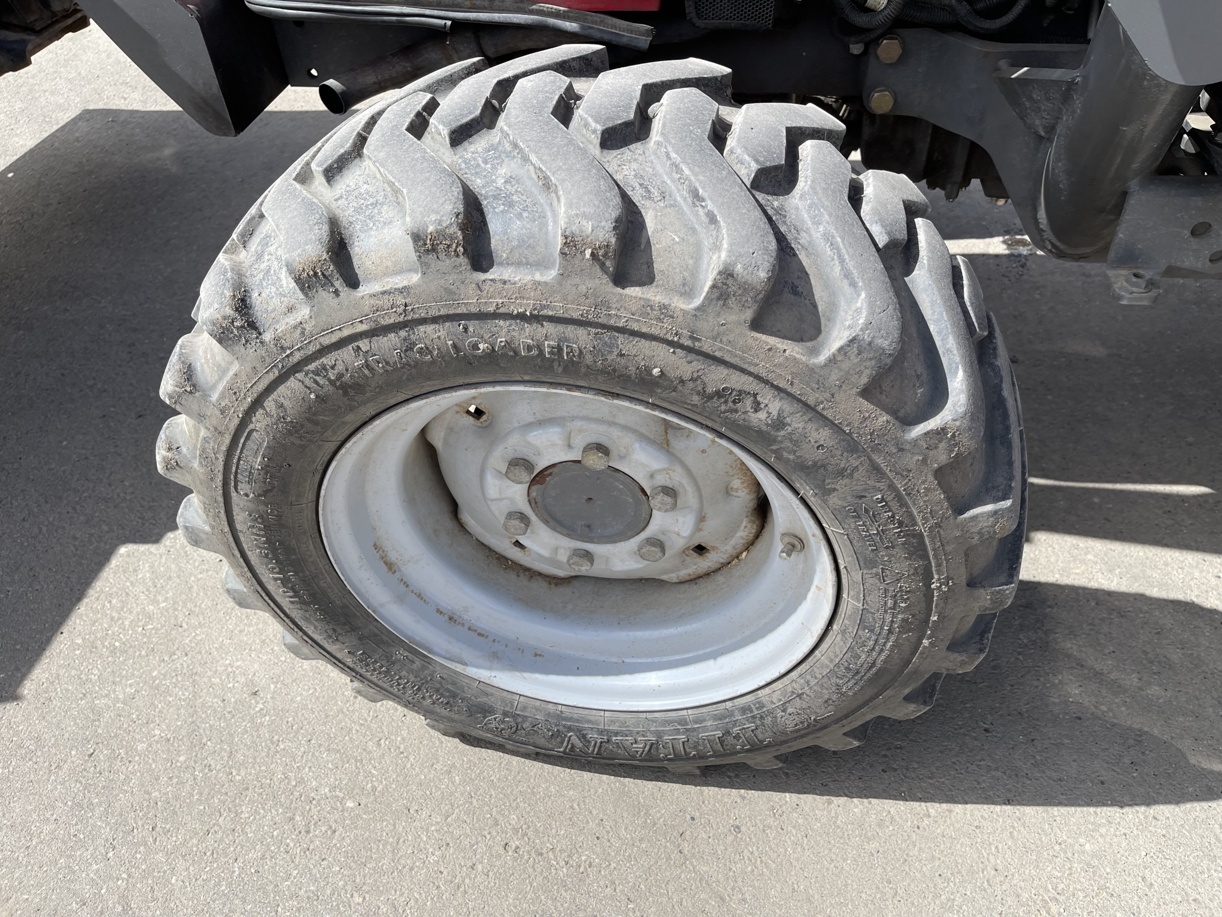 2011 Massey Ferguson 1635 Tractor