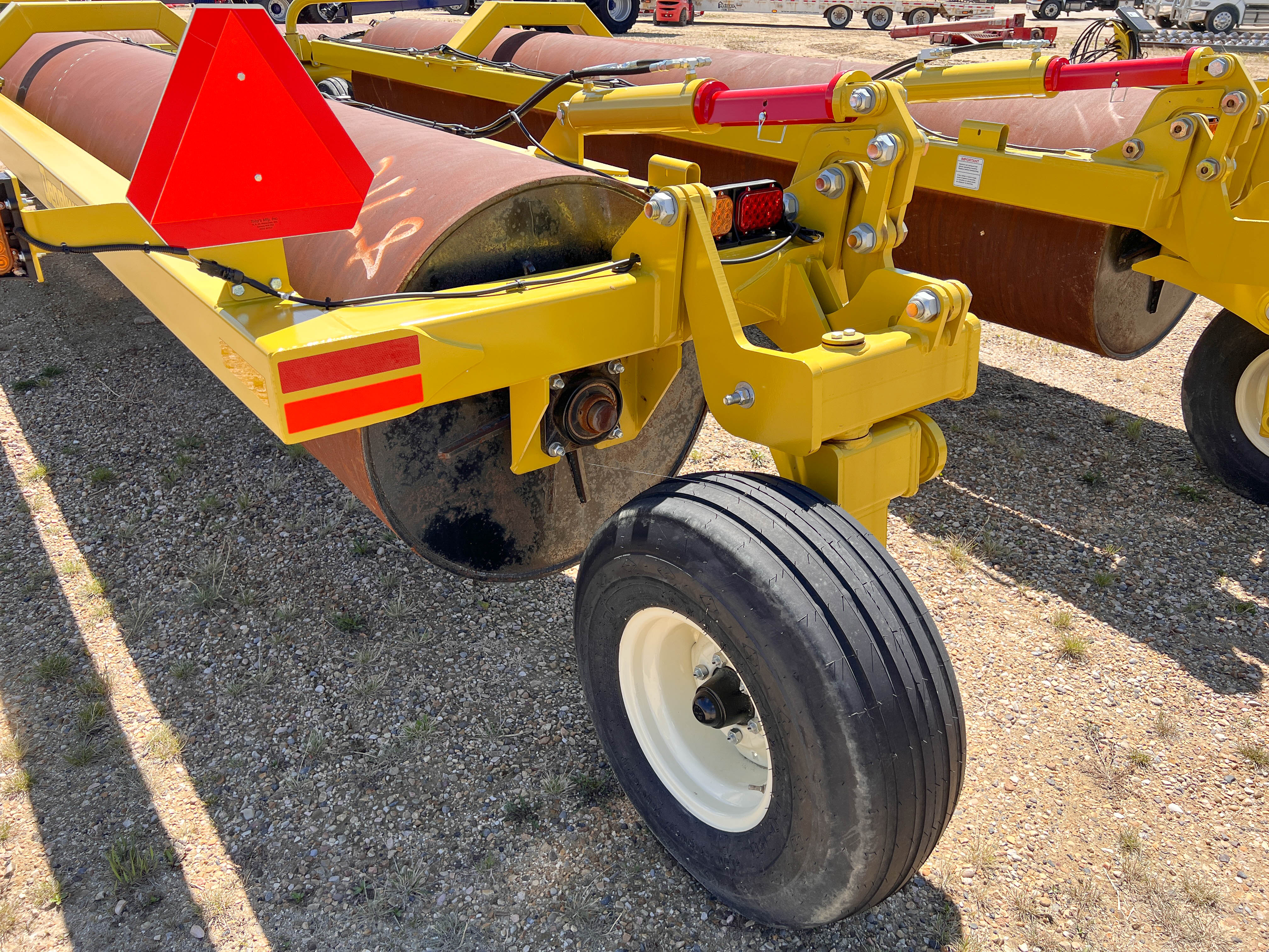 2023 Degelman LR7651 Land Roller