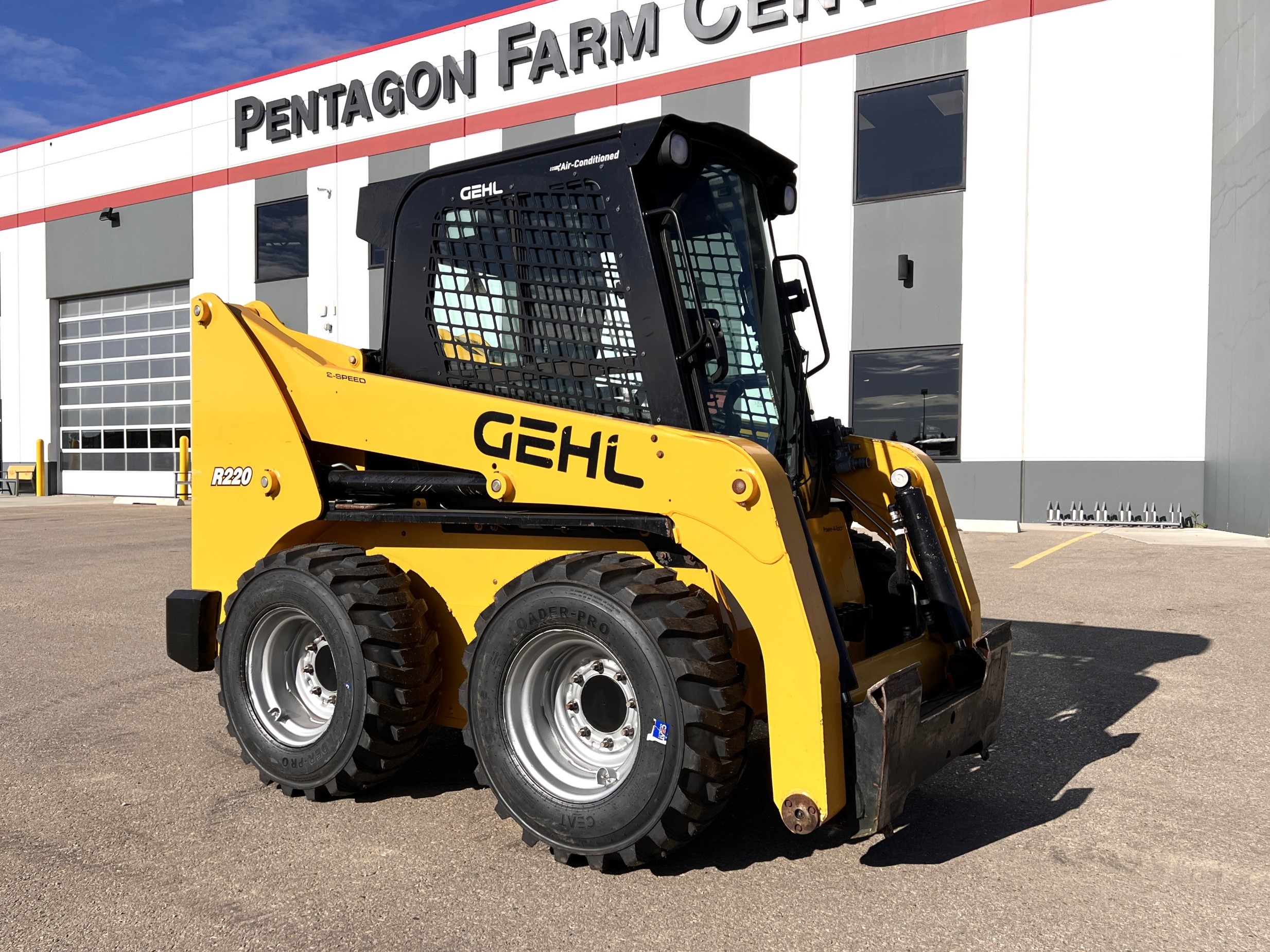 2019 Gehl R220 Skid Steer Loader