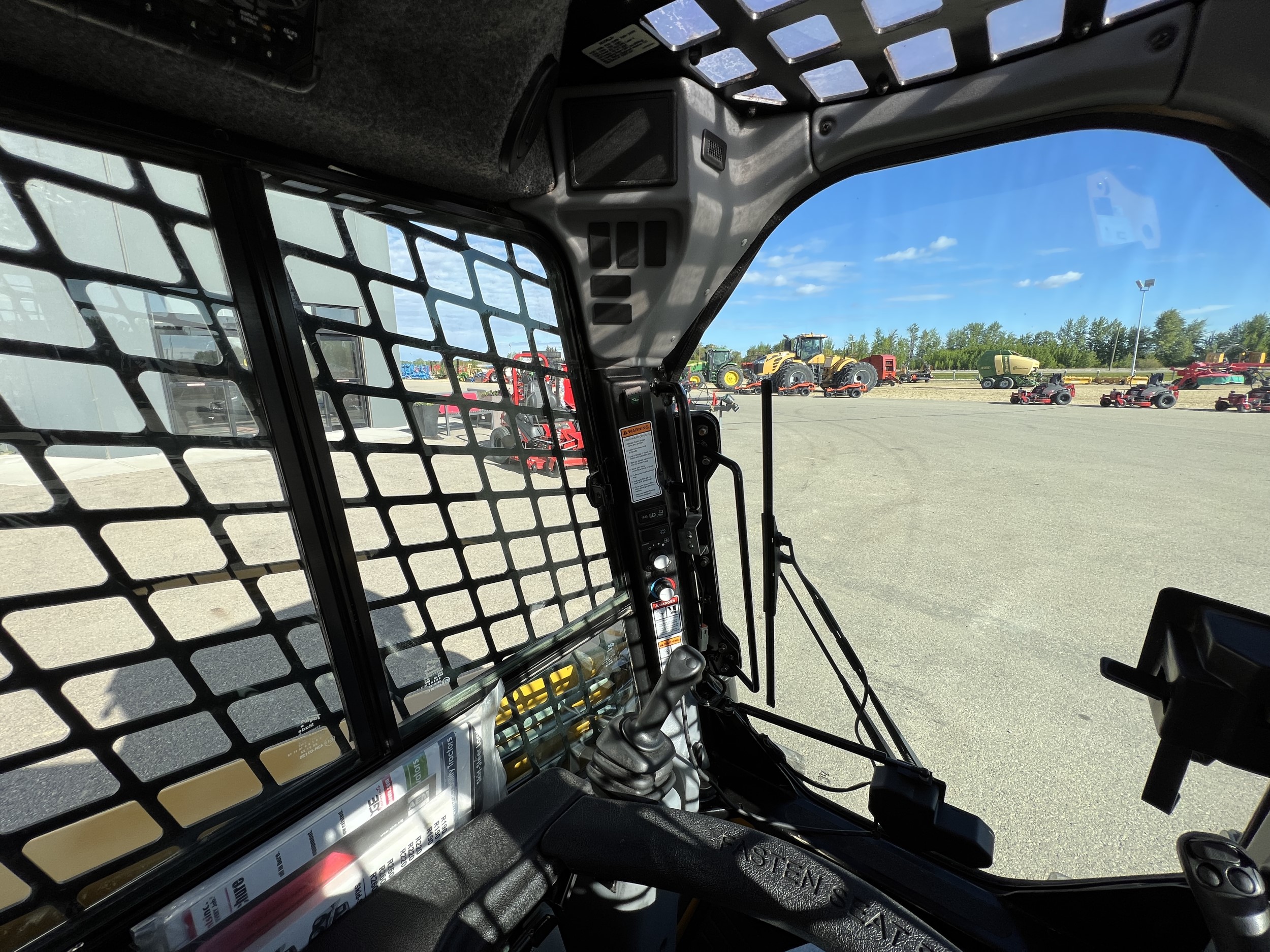 2019 Gehl R220 Skid Steer Loader