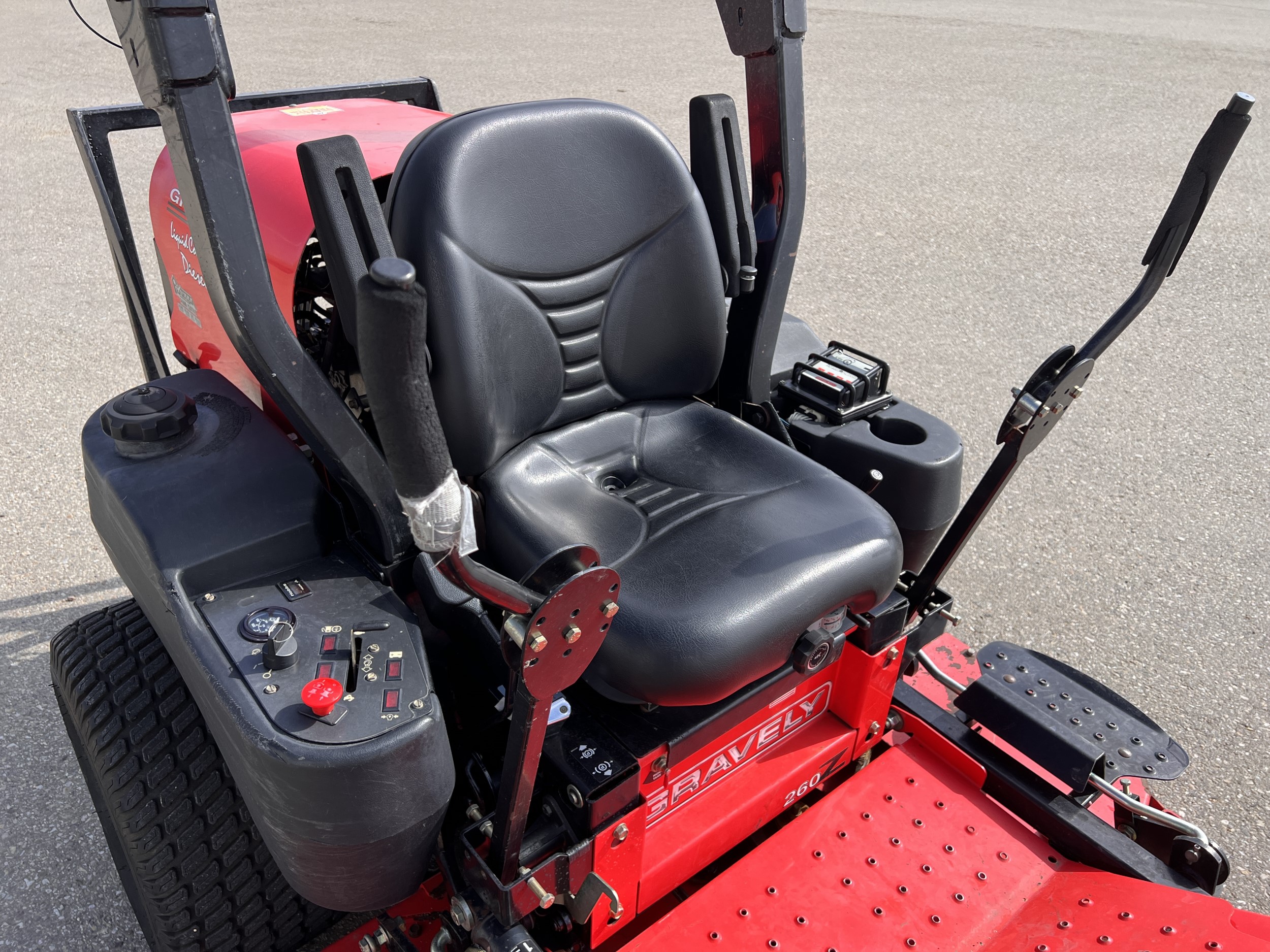 Gravely 260Z-26 Mower/Zero Turn