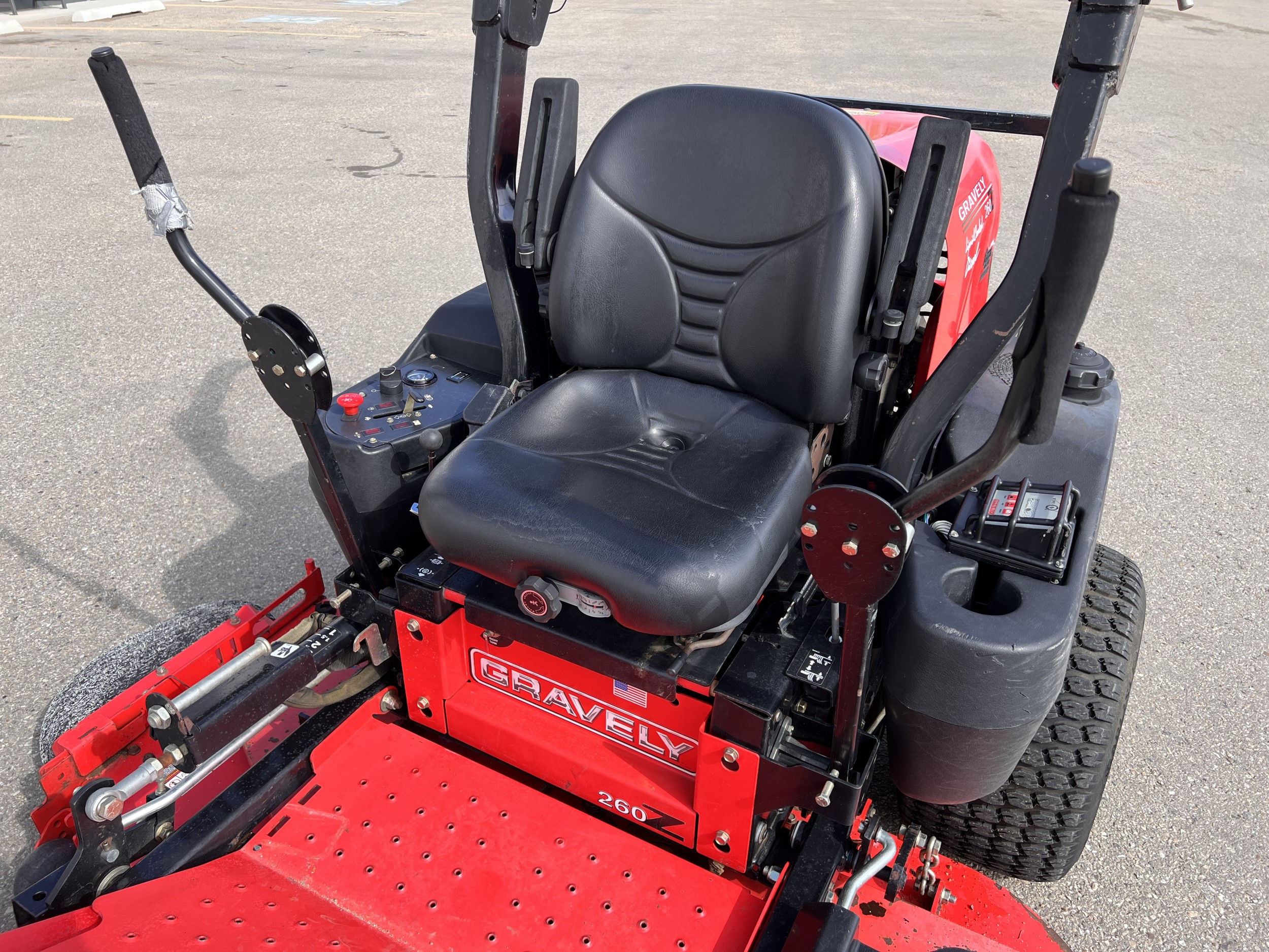 Gravely 260Z-26 Mower/Zero Turn