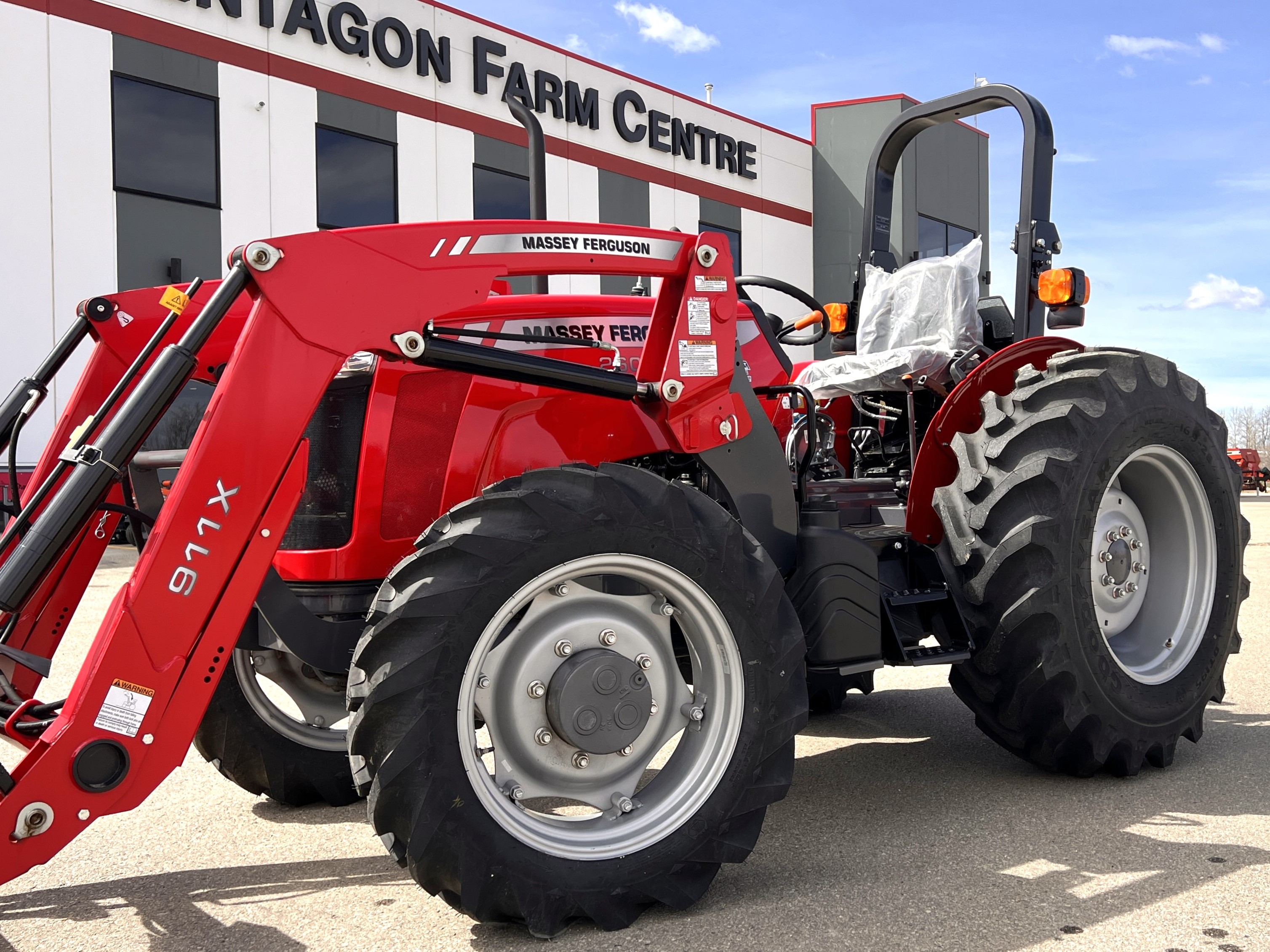 2022 Massey Ferguson 2607H Tractor