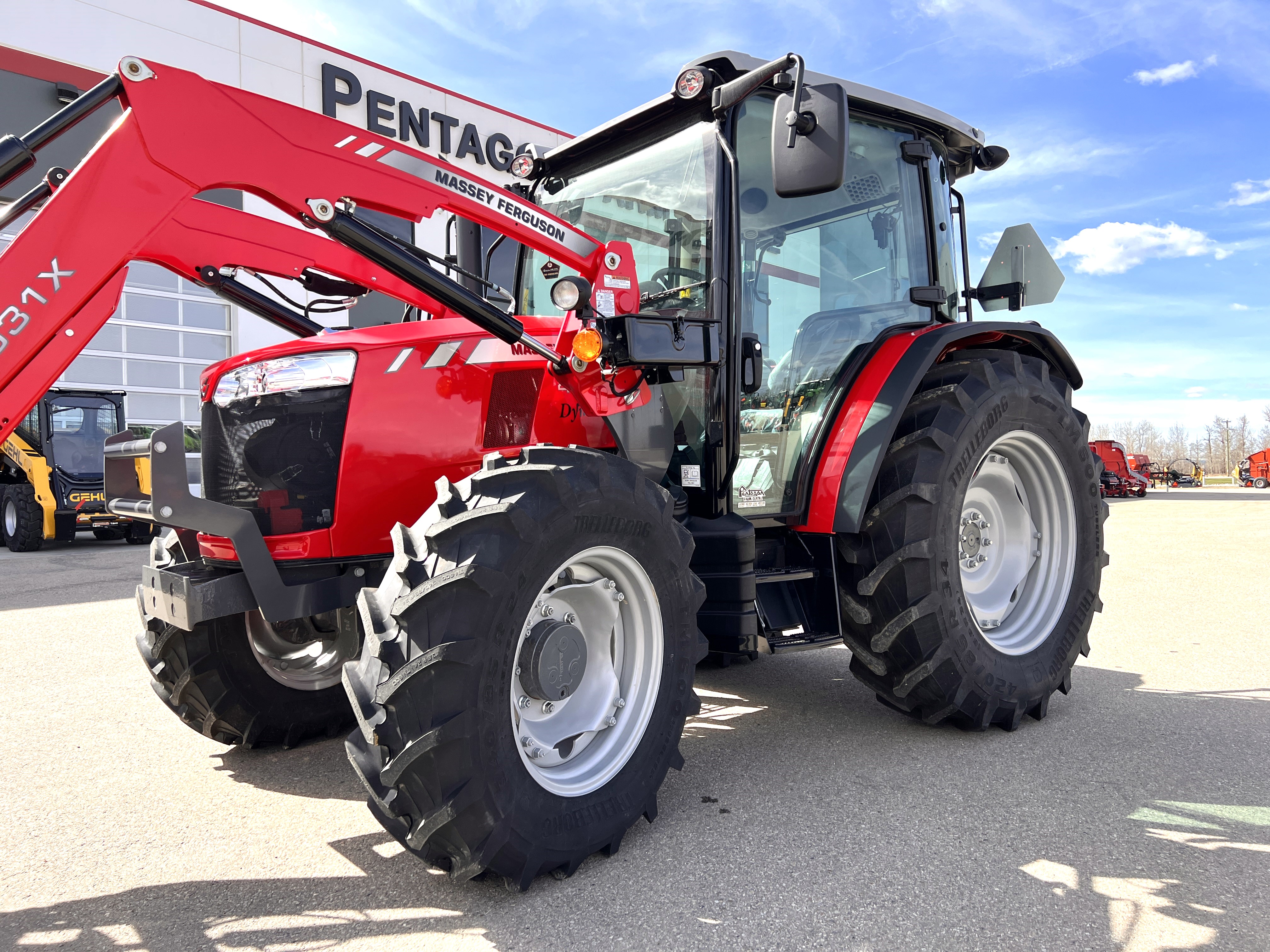 2022 Massey Ferguson 4707 Tractor