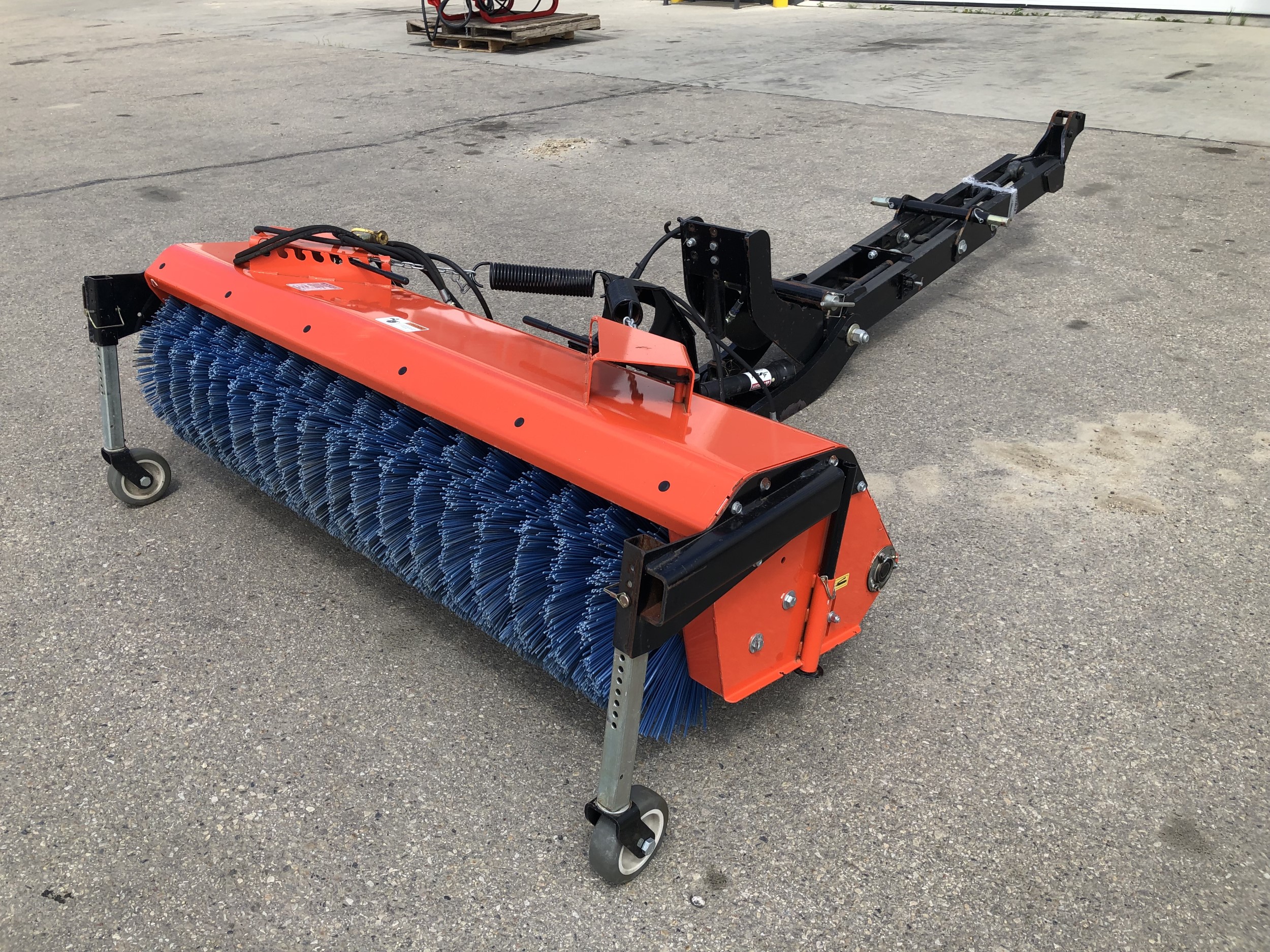 2007 Kubota L2164 Sweeper