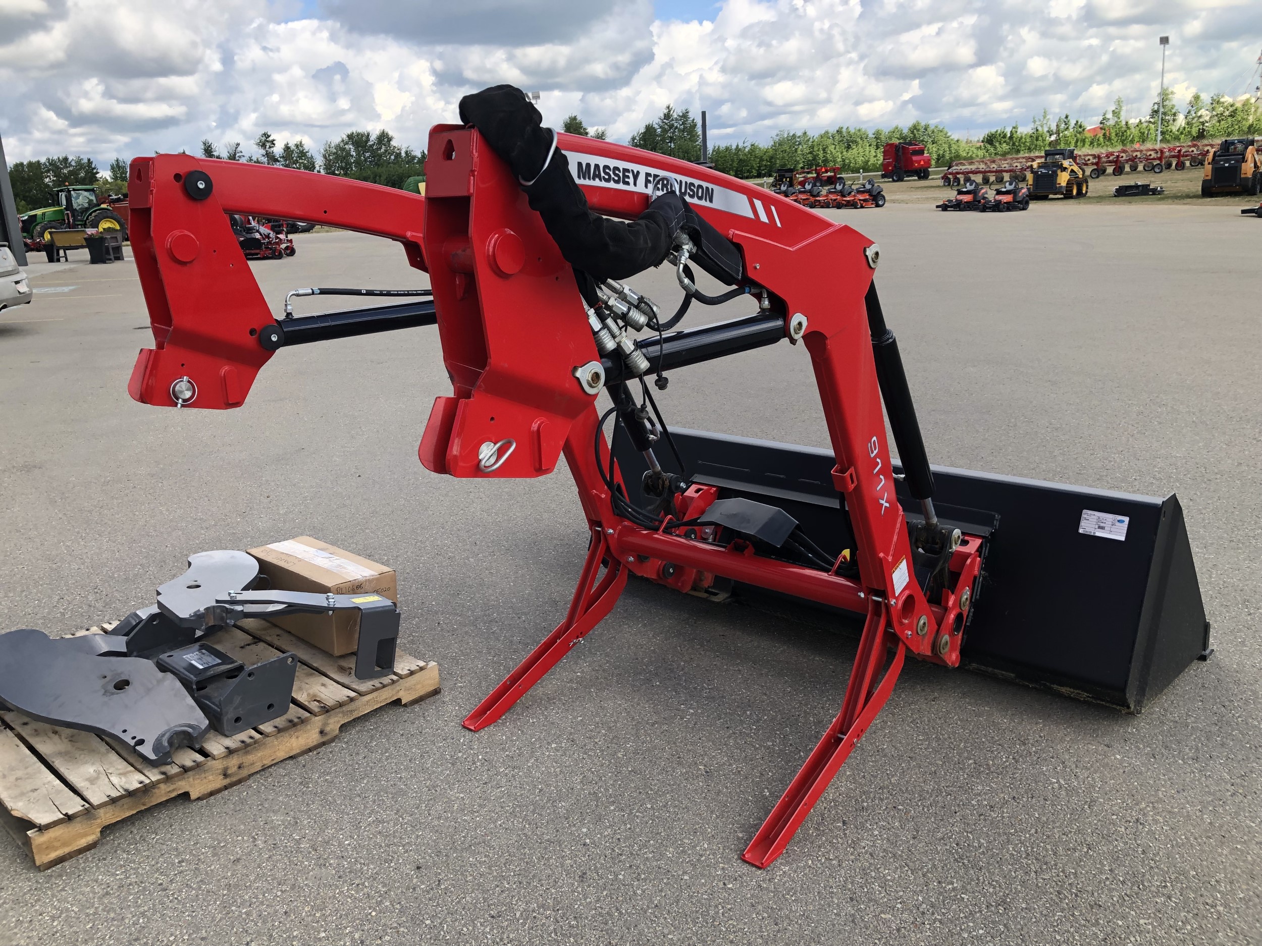 2022 Massey Ferguson 911X Loader