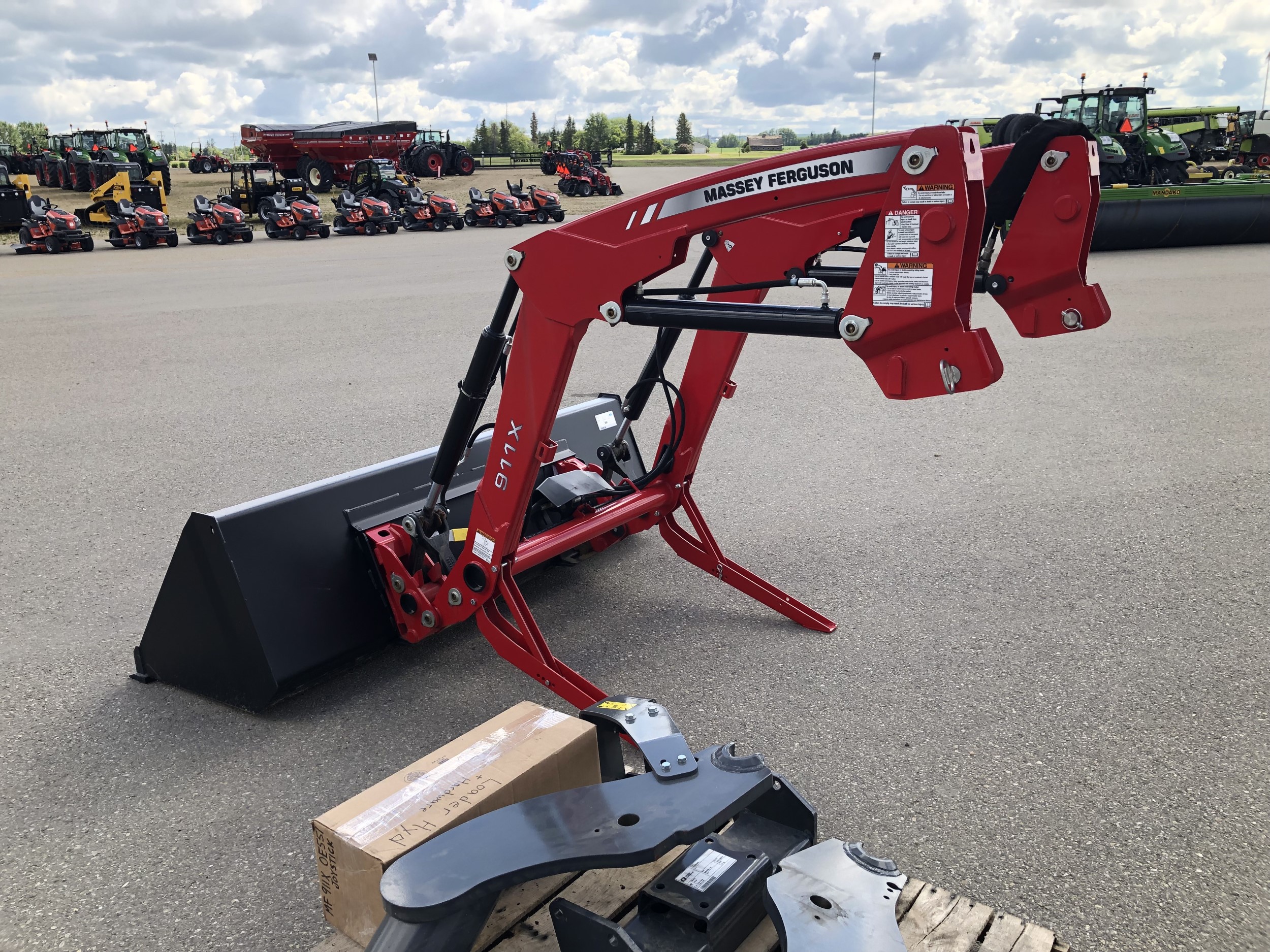 2022 Massey Ferguson 911X Loader