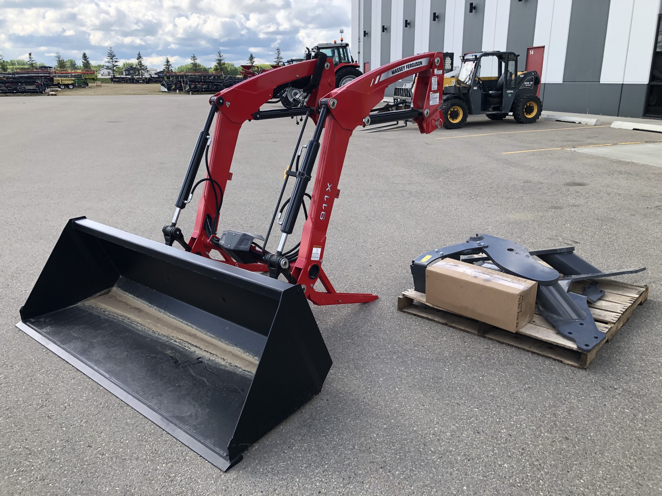 2022 Massey Ferguson 911X Loader