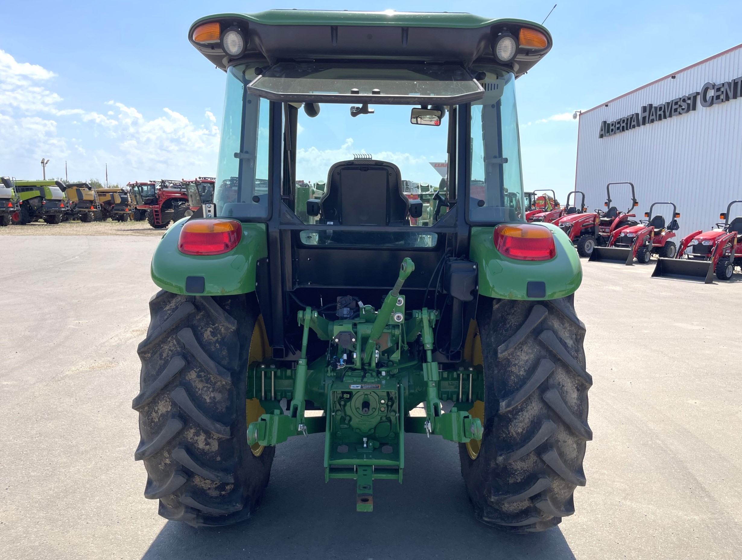 2021 John Deere 5075E Tractor