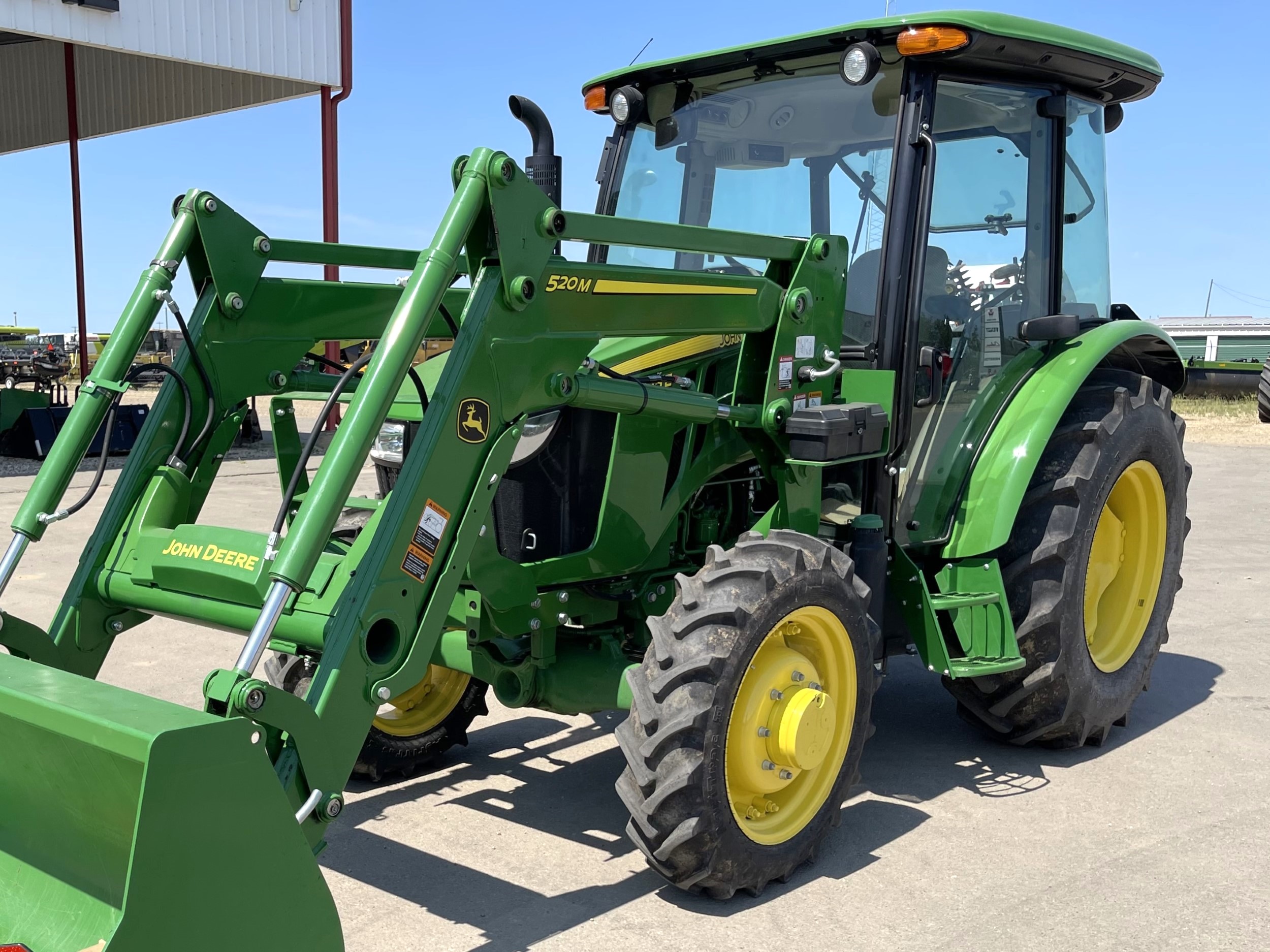 2021 John Deere 5075E Tractor