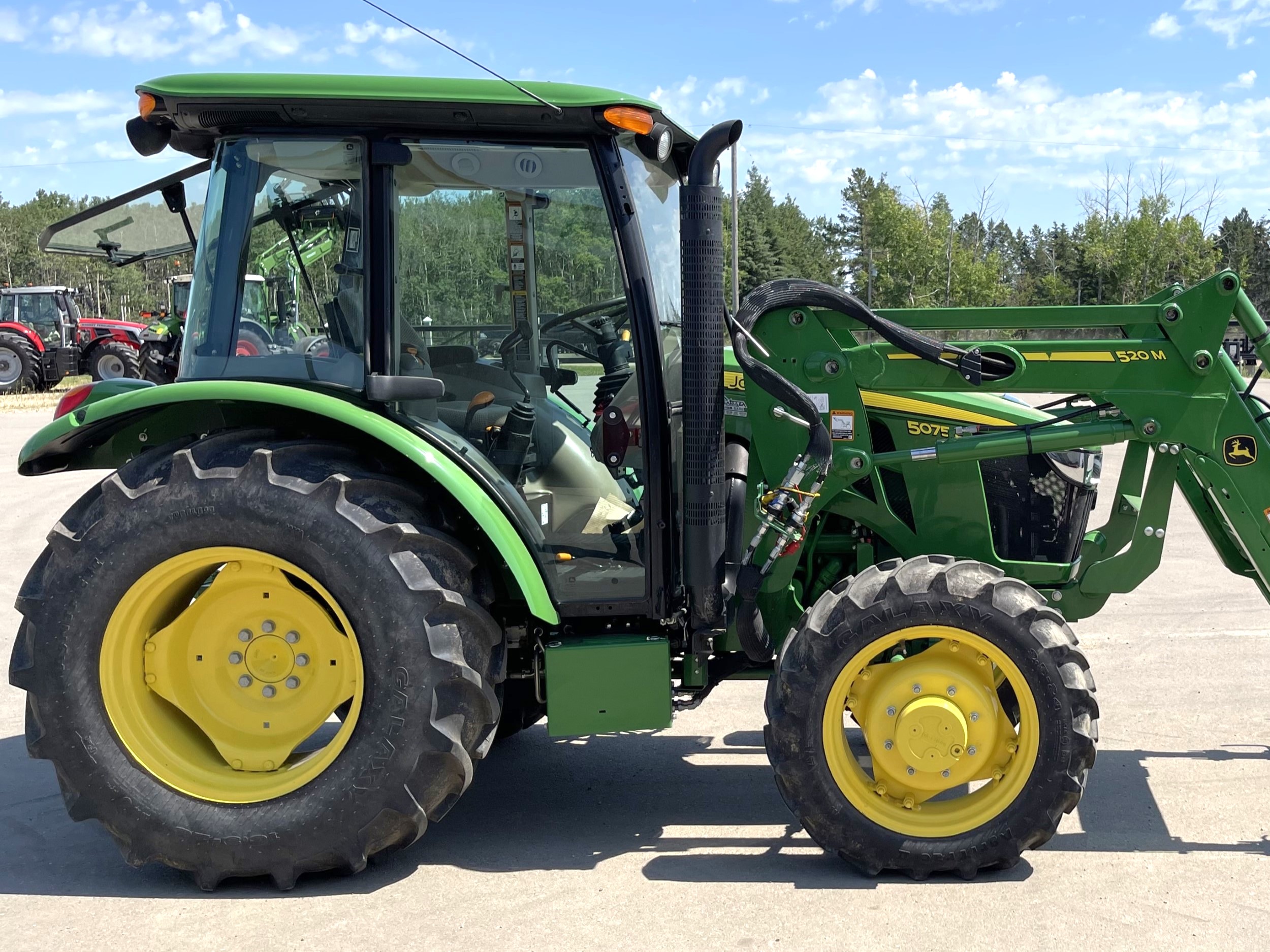 2021 John Deere 5075E Tractor