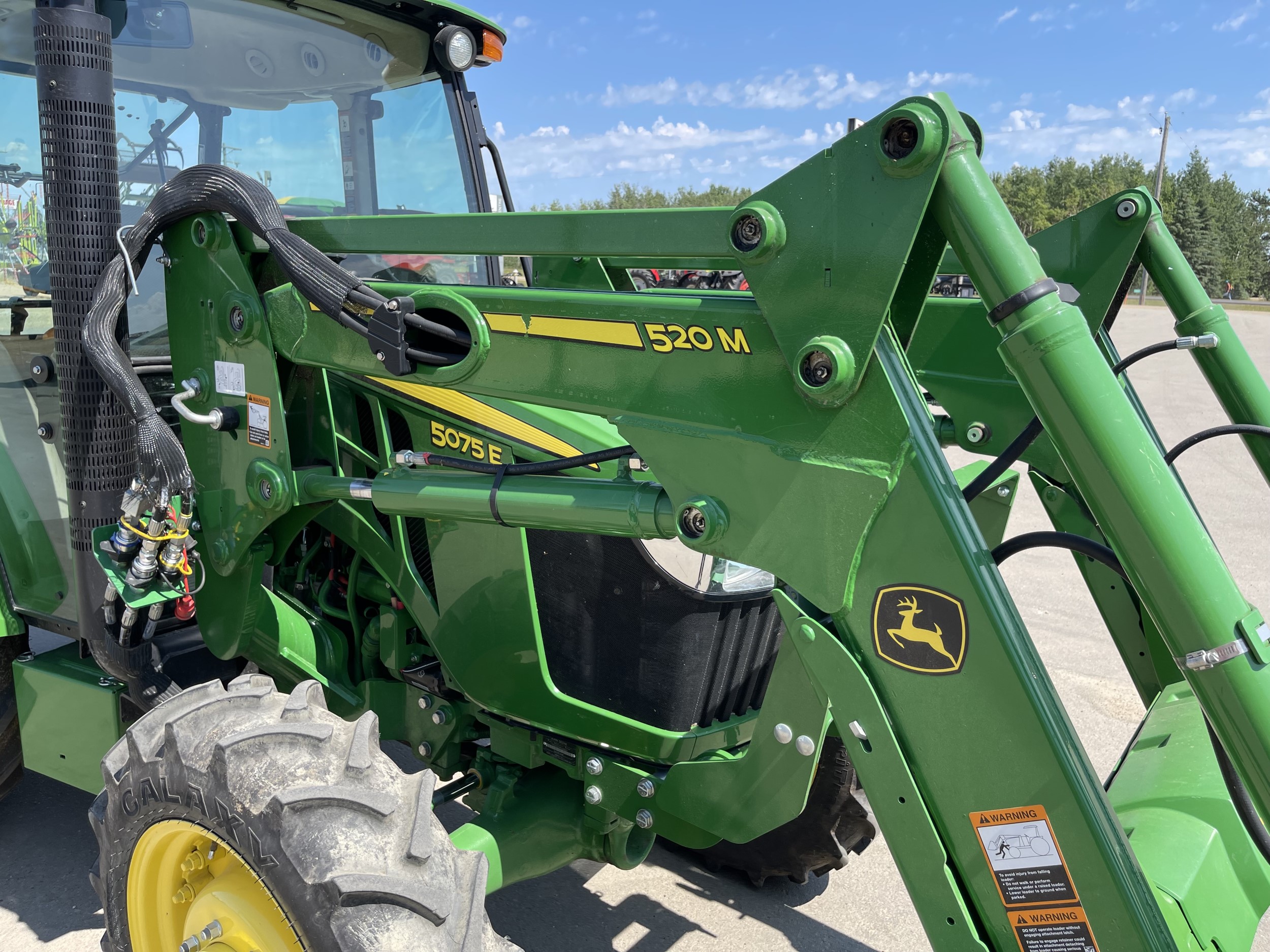 2021 John Deere 5075E Tractor