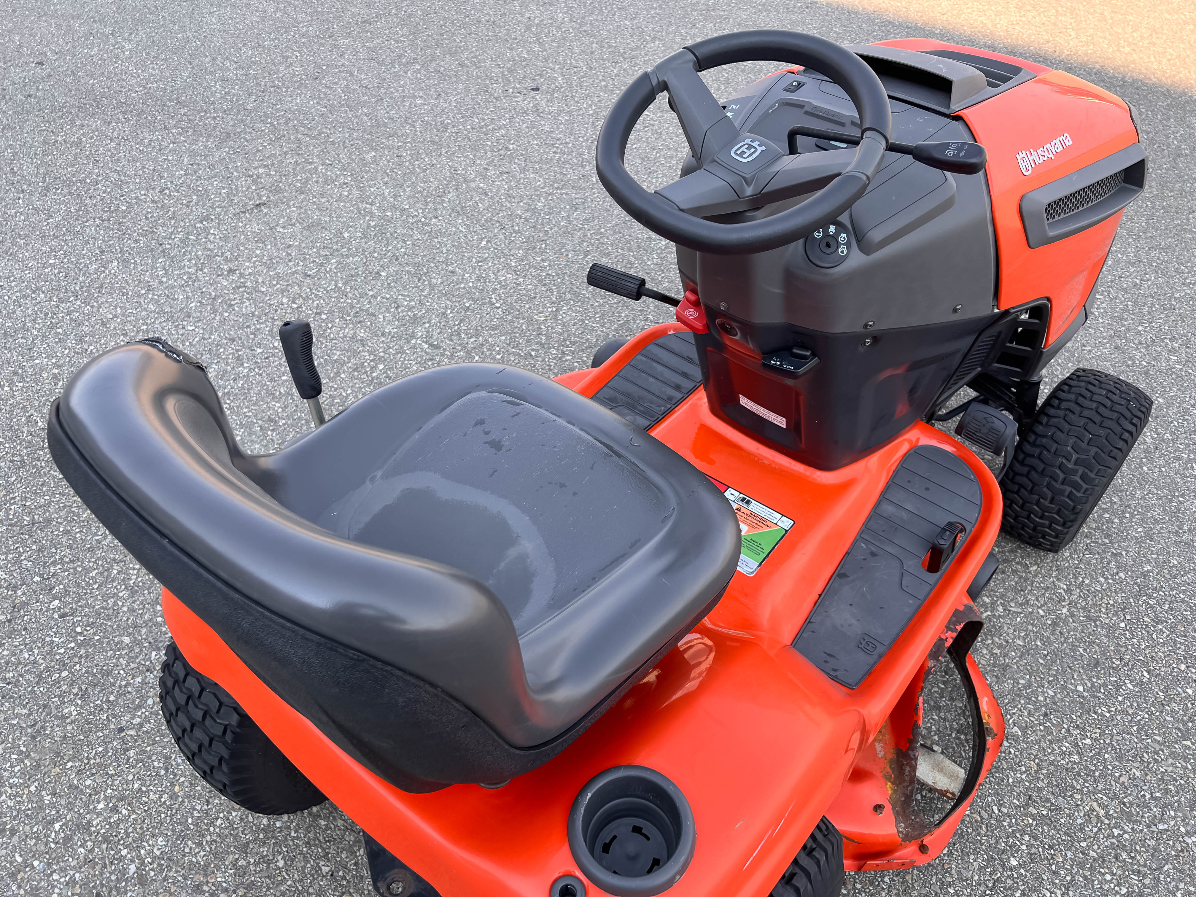 2012 Husqvarna YTH2042 Lawn Tractor