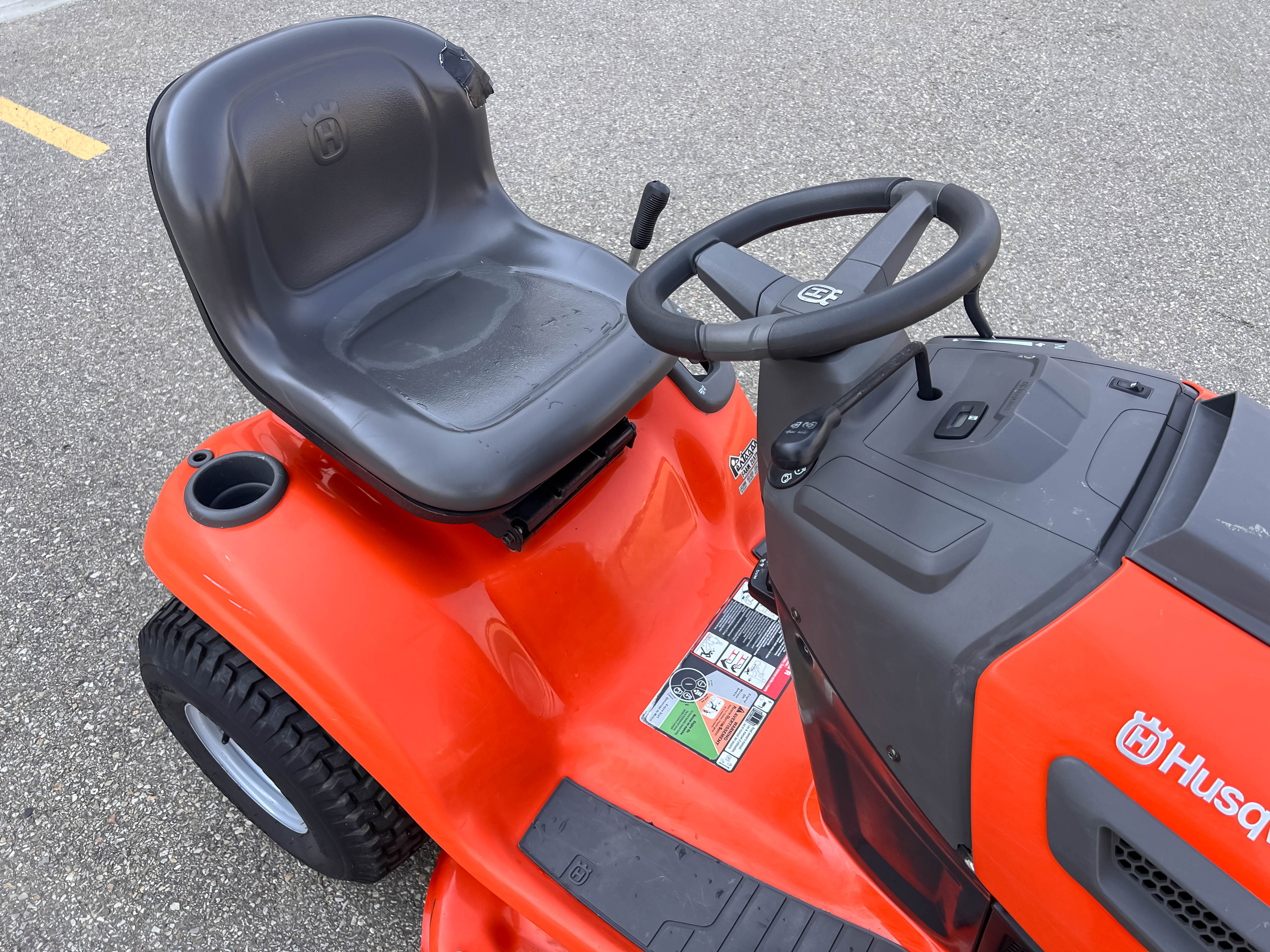 2012 Husqvarna YTH2042 Lawn Tractor