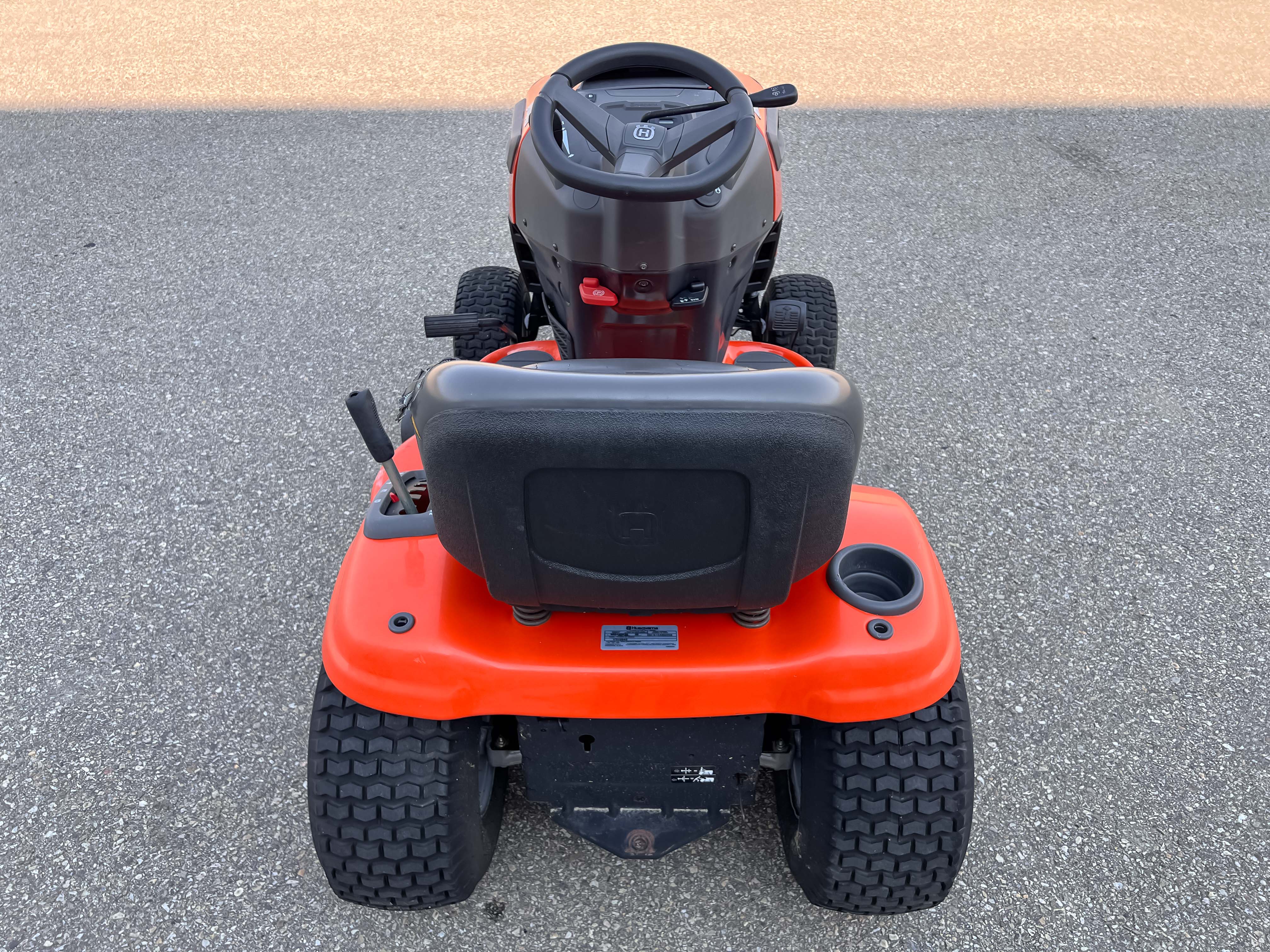 2012 Husqvarna YTH2042 Lawn Tractor