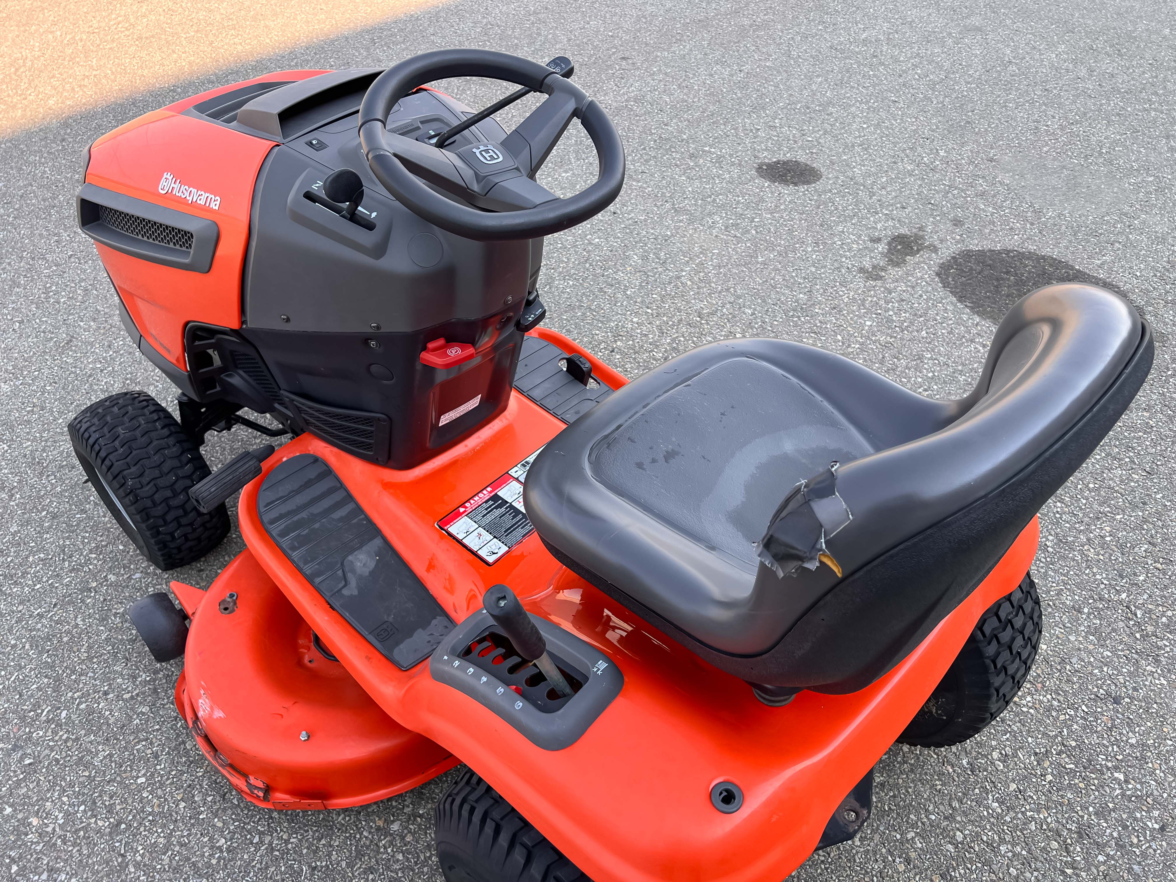 2012 Husqvarna YTH2042 Lawn Tractor